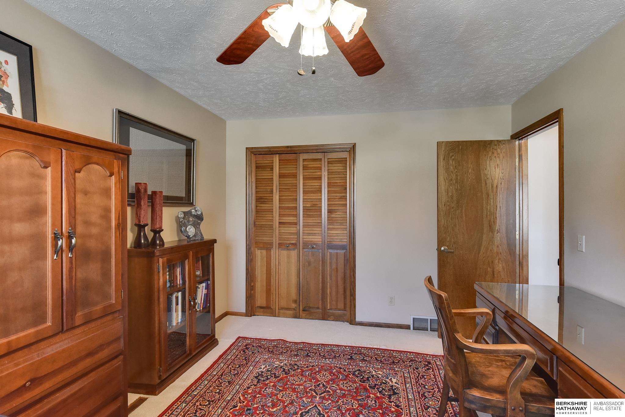 16209 Oak Circle