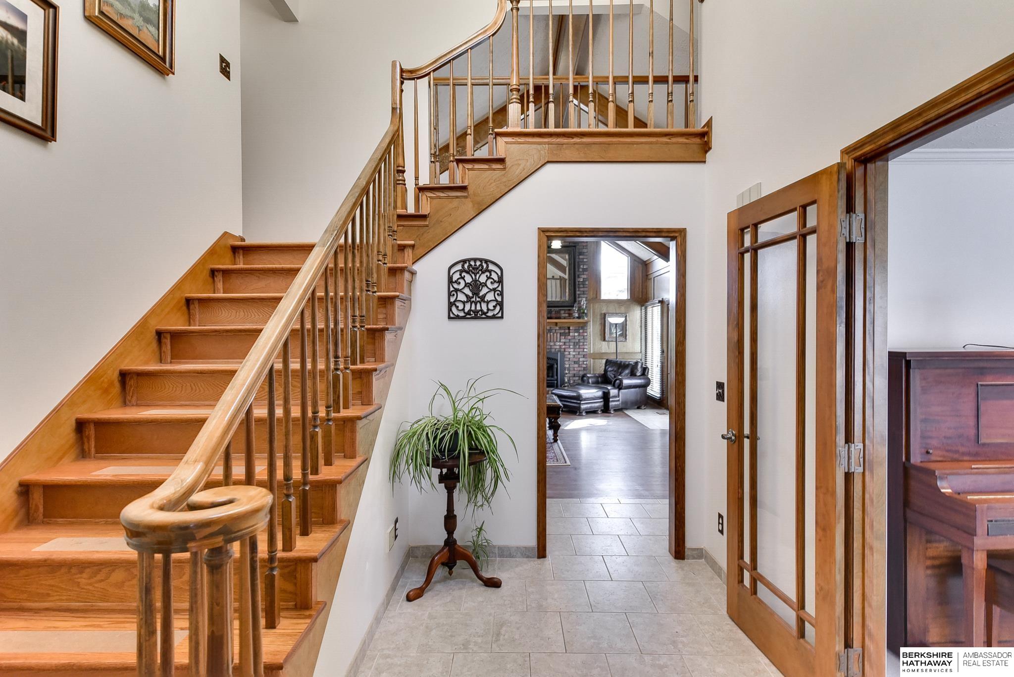16209 Oak Circle