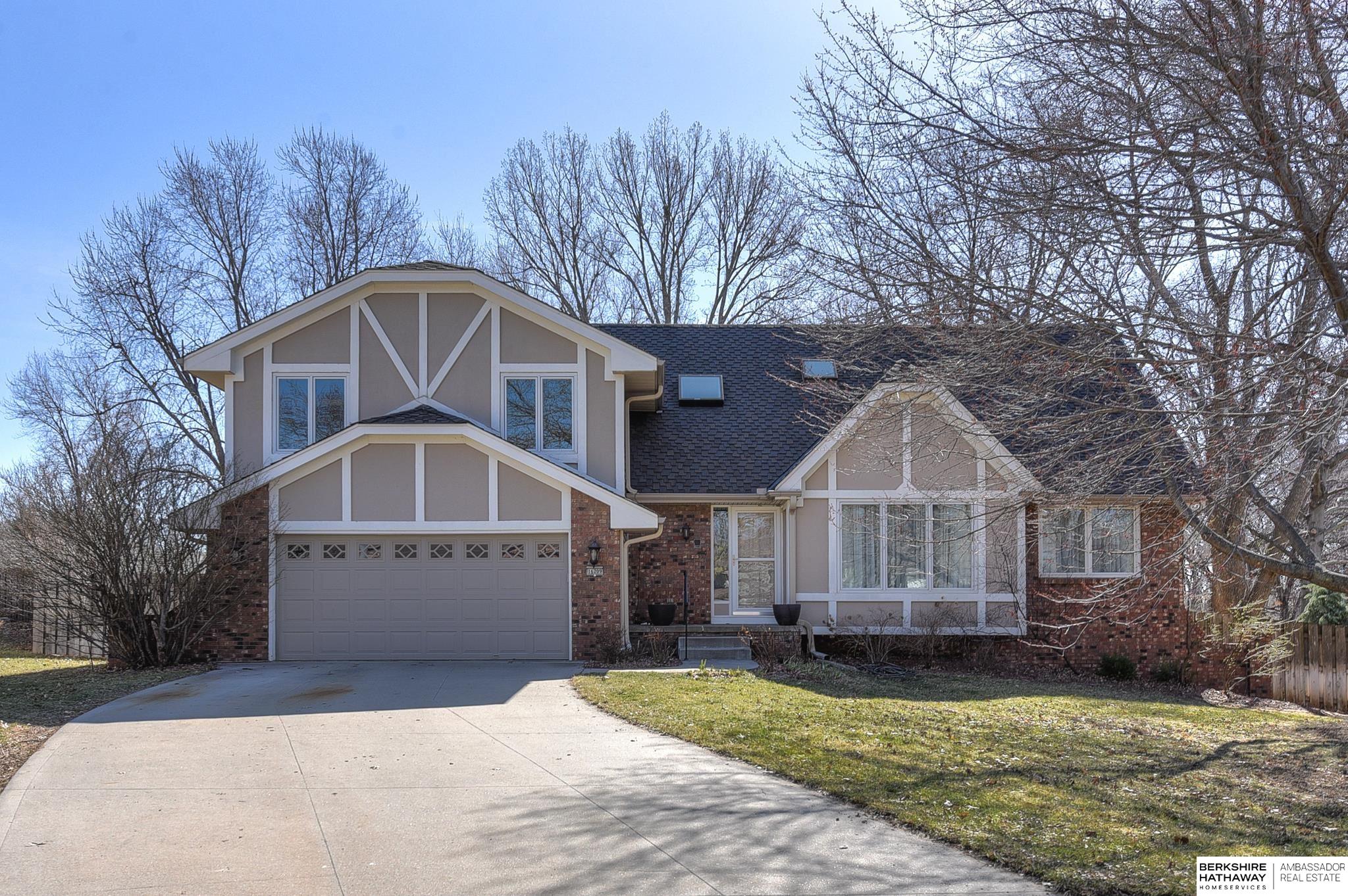 16209 Oak Circle