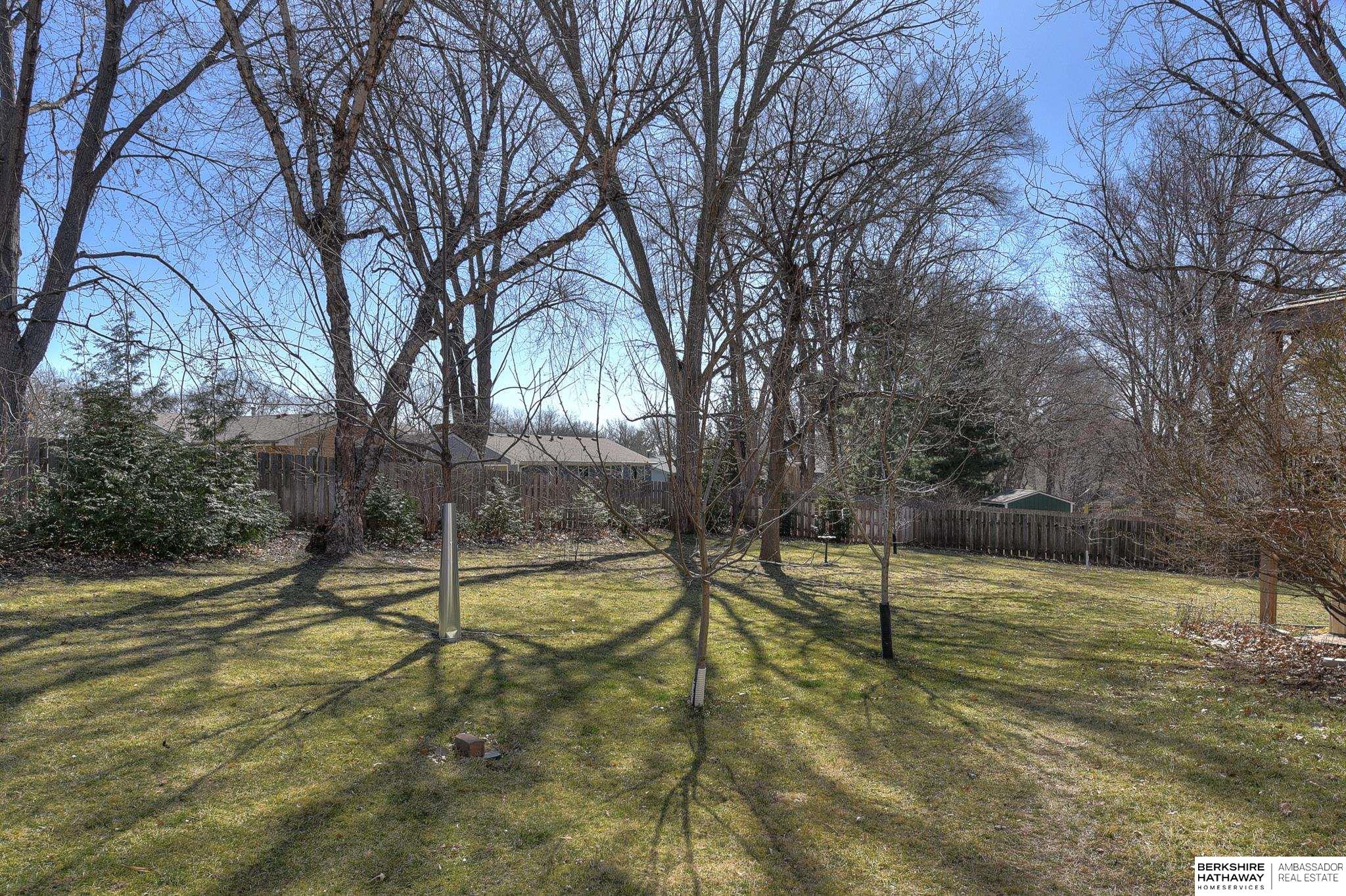 16209 Oak Circle