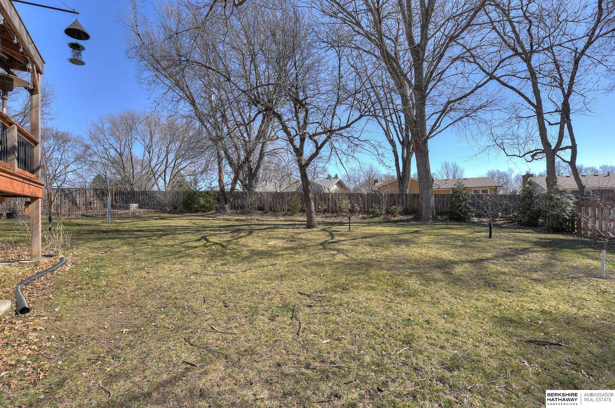 16209 Oak Circle
