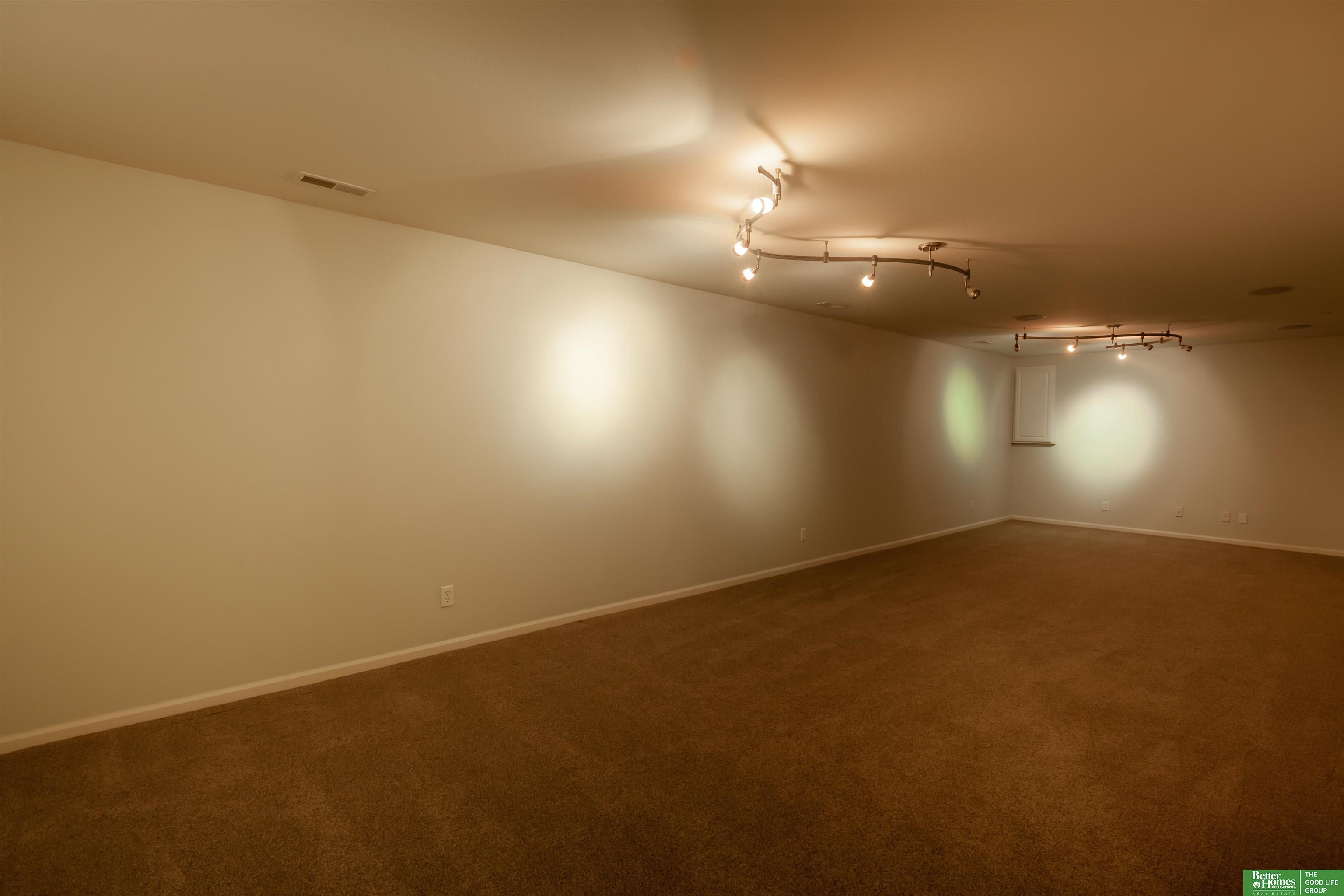 2604 Hummingbird Circle