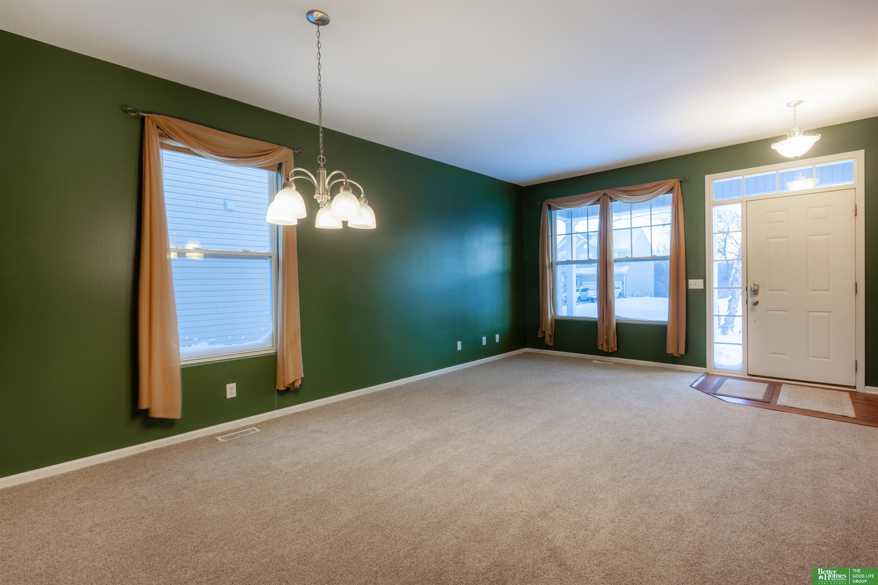 2604 Hummingbird Circle