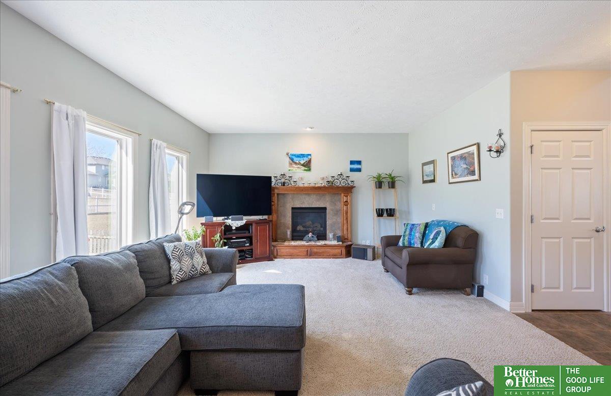 1911 Crest Ridge Drive