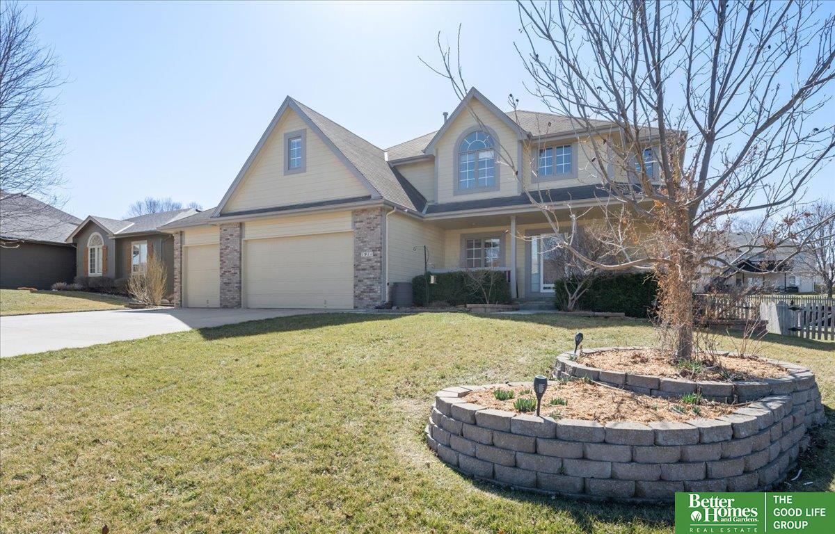 1911 Crest Ridge Drive