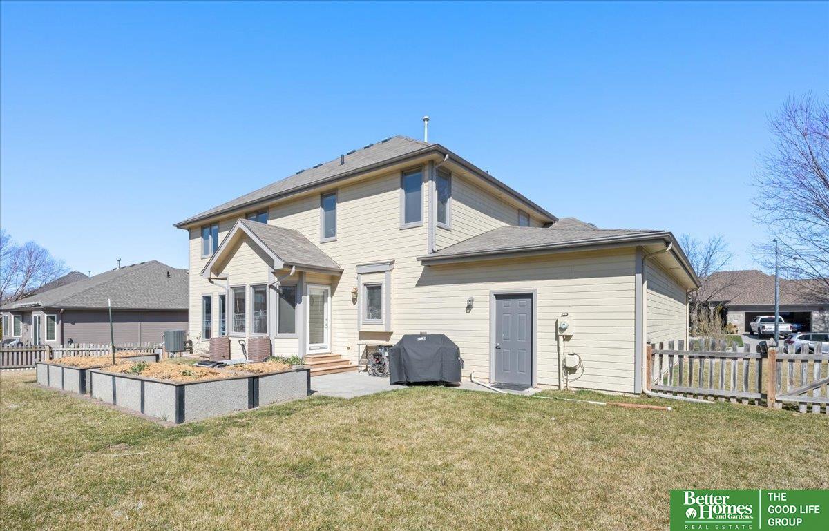 1911 Crest Ridge Drive