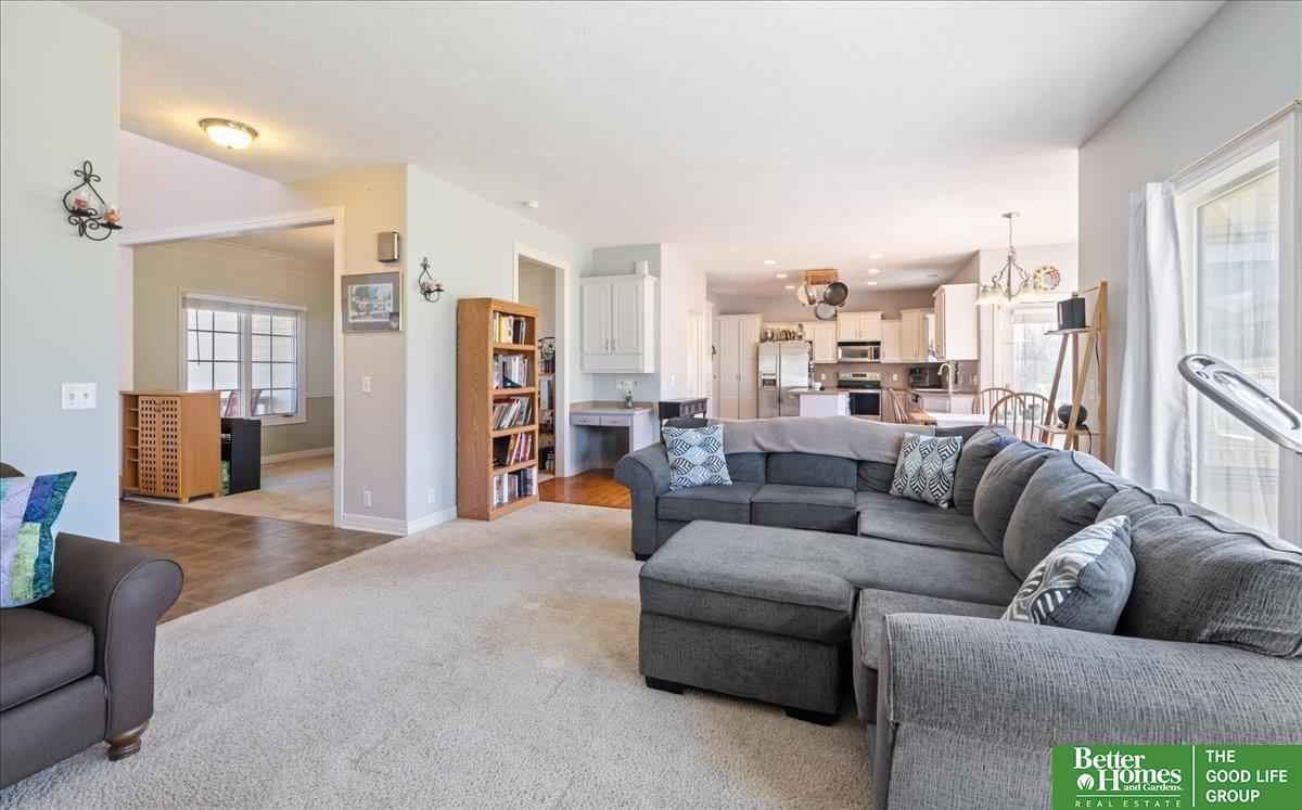 1911 Crest Ridge Drive