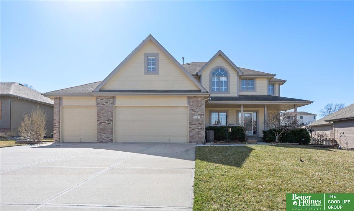 1911 Crest Ridge Drive