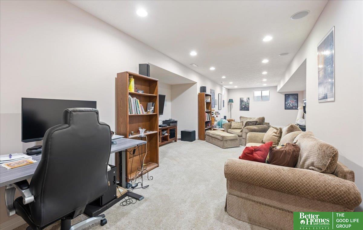 1911 Crest Ridge Drive