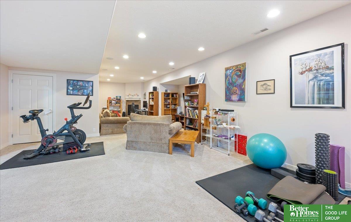 1911 Crest Ridge Drive