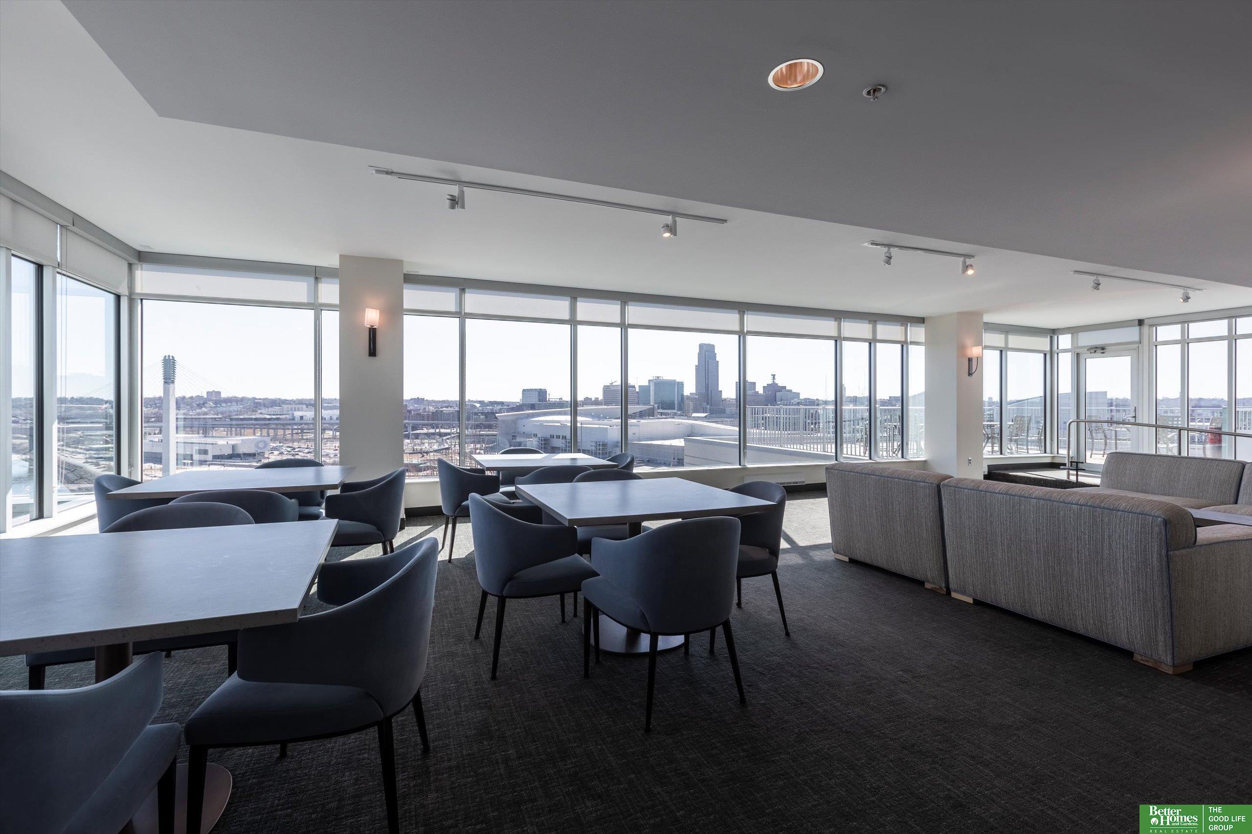555 Riverfront Plaza # 902