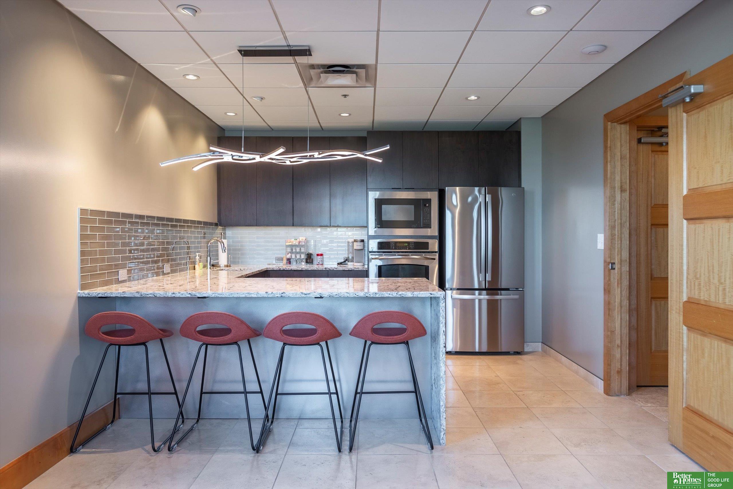555 Riverfront Plaza # 902