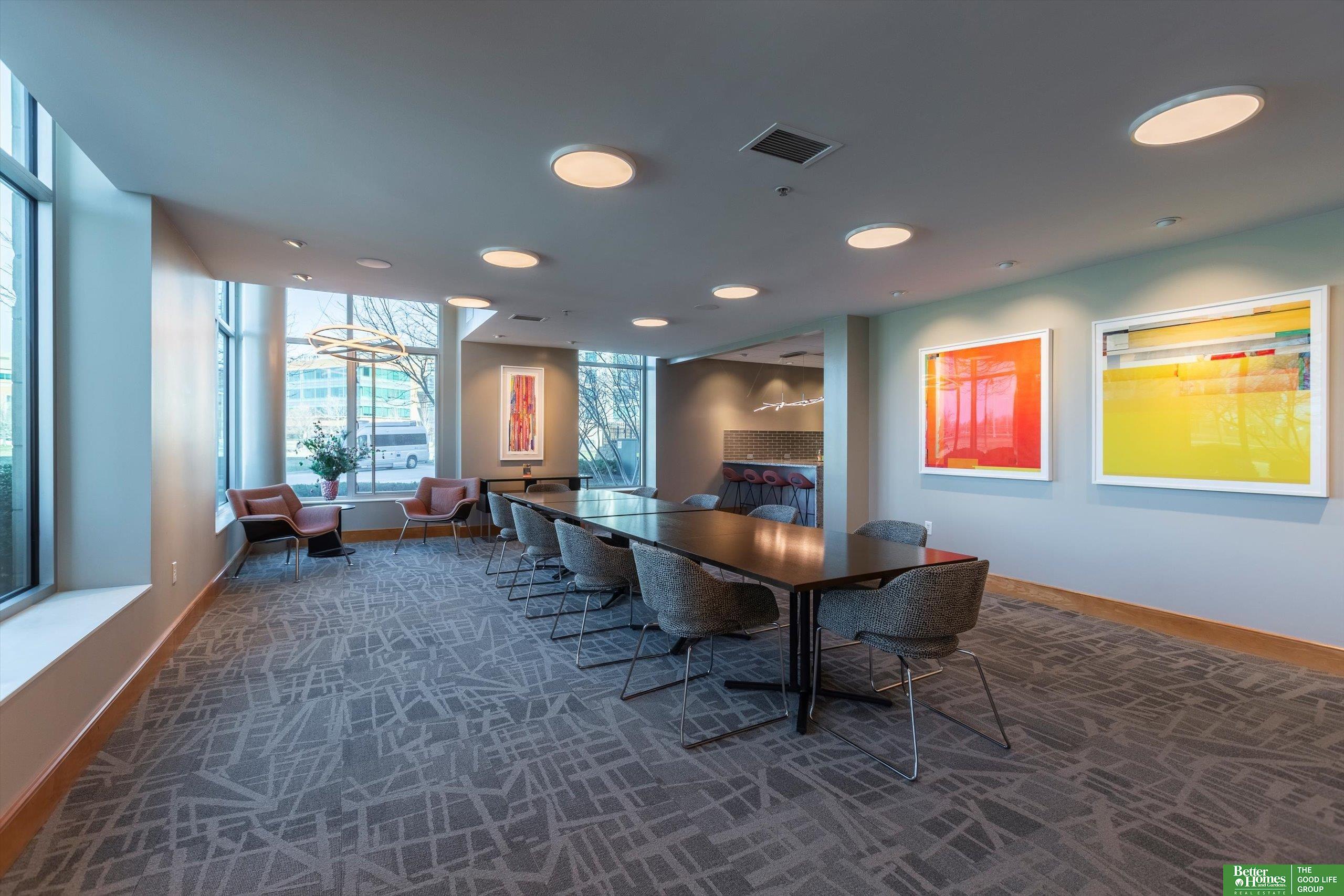555 Riverfront Plaza # 902