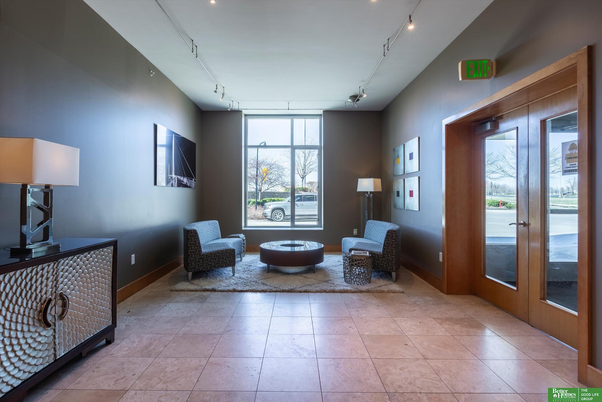 555 Riverfront Plaza # 902