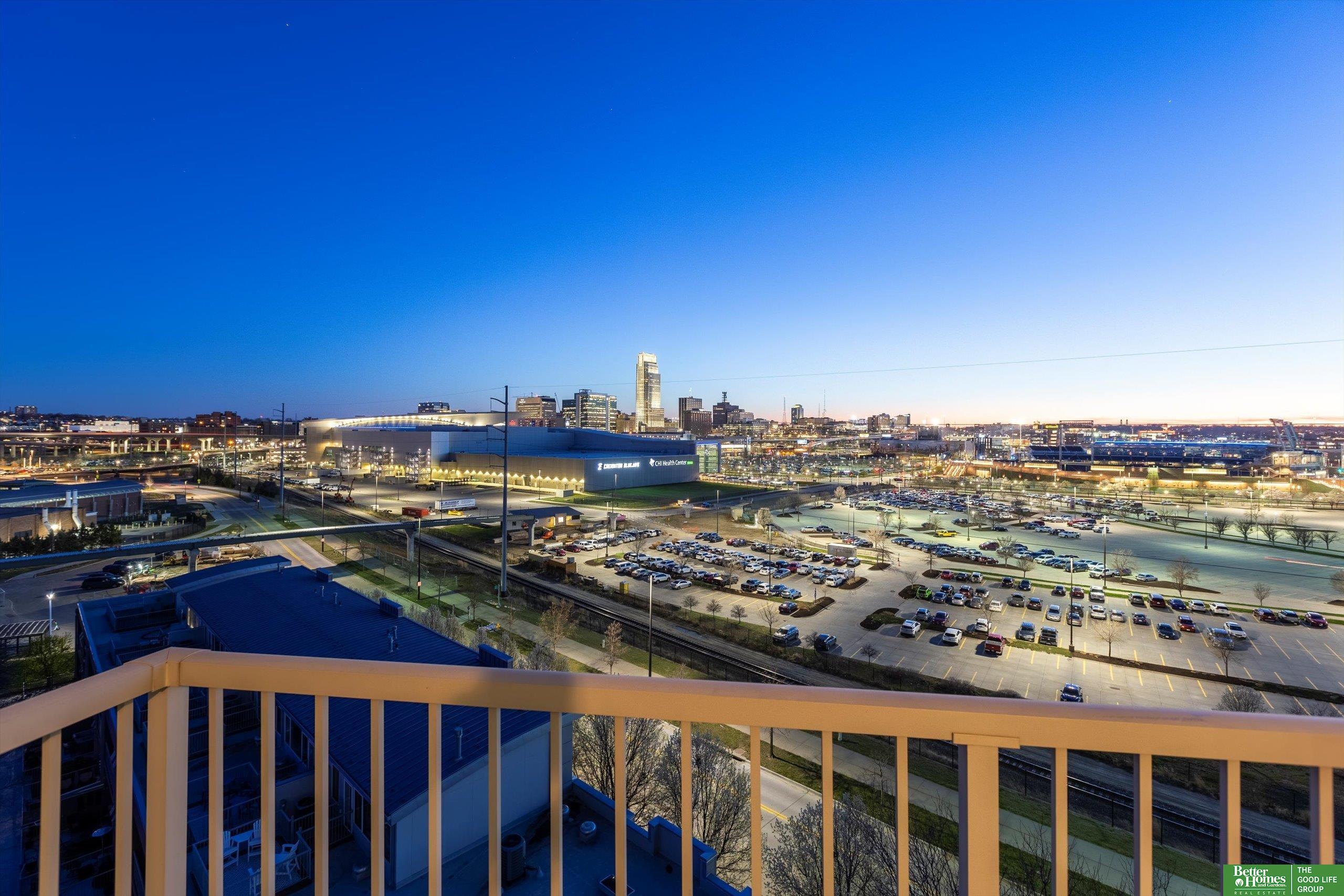 555 Riverfront Plaza # 902