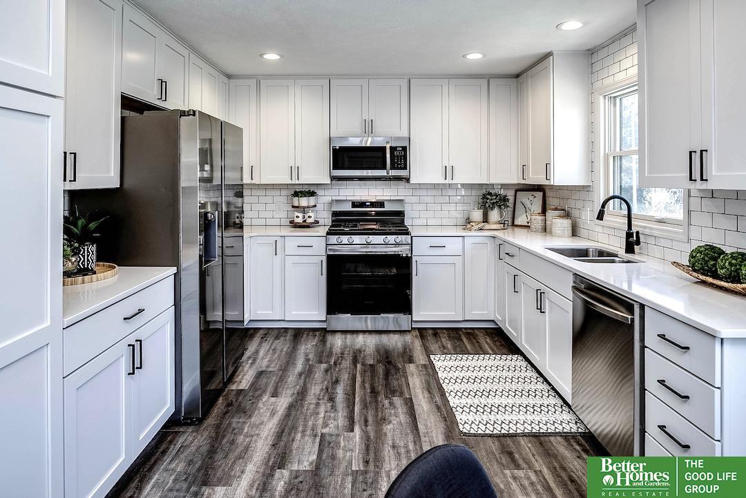 1002 Edgewood Boulevard