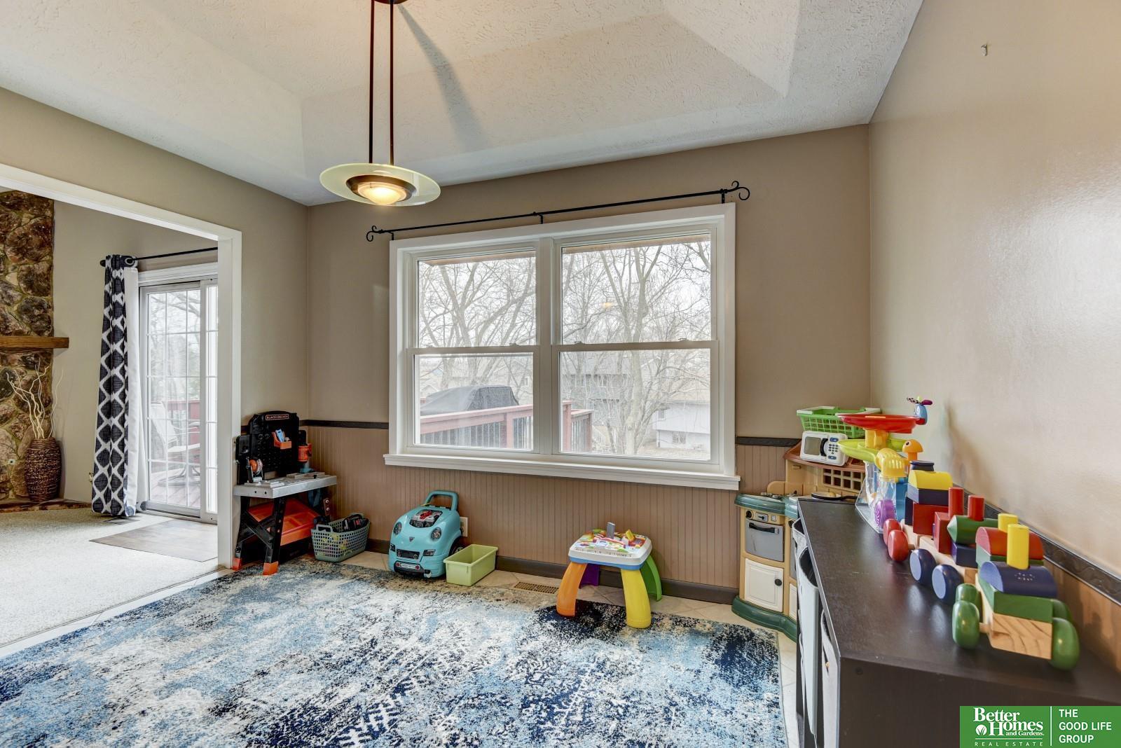 3735 Lawnwood Drive