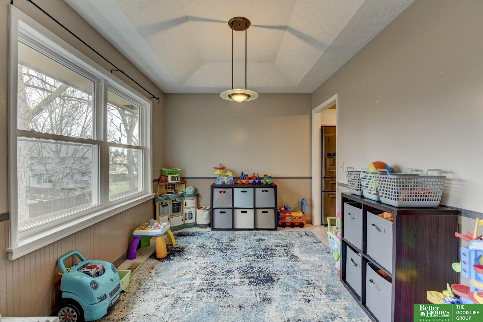 3735 Lawnwood Drive
