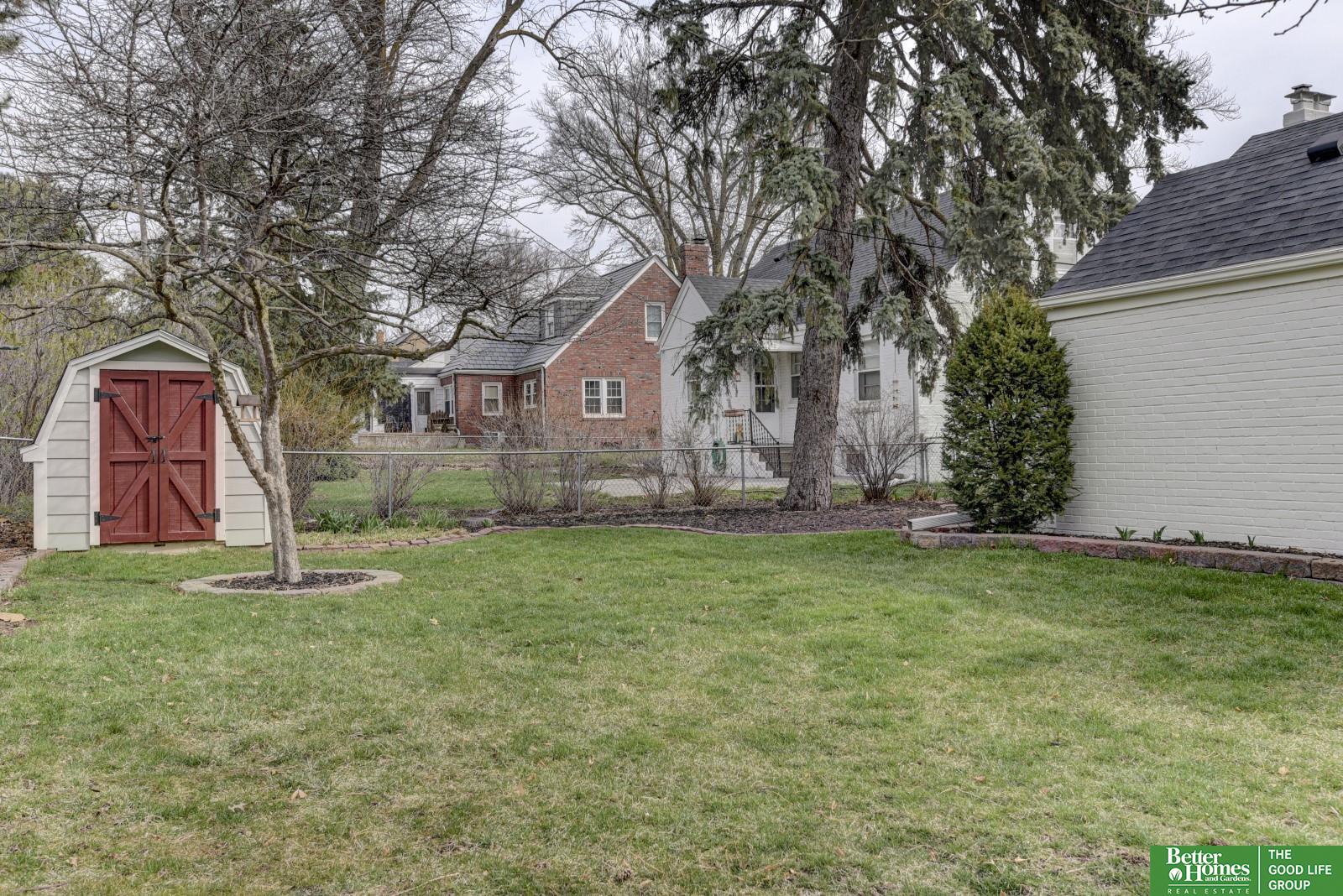 1602 N 52 Street
