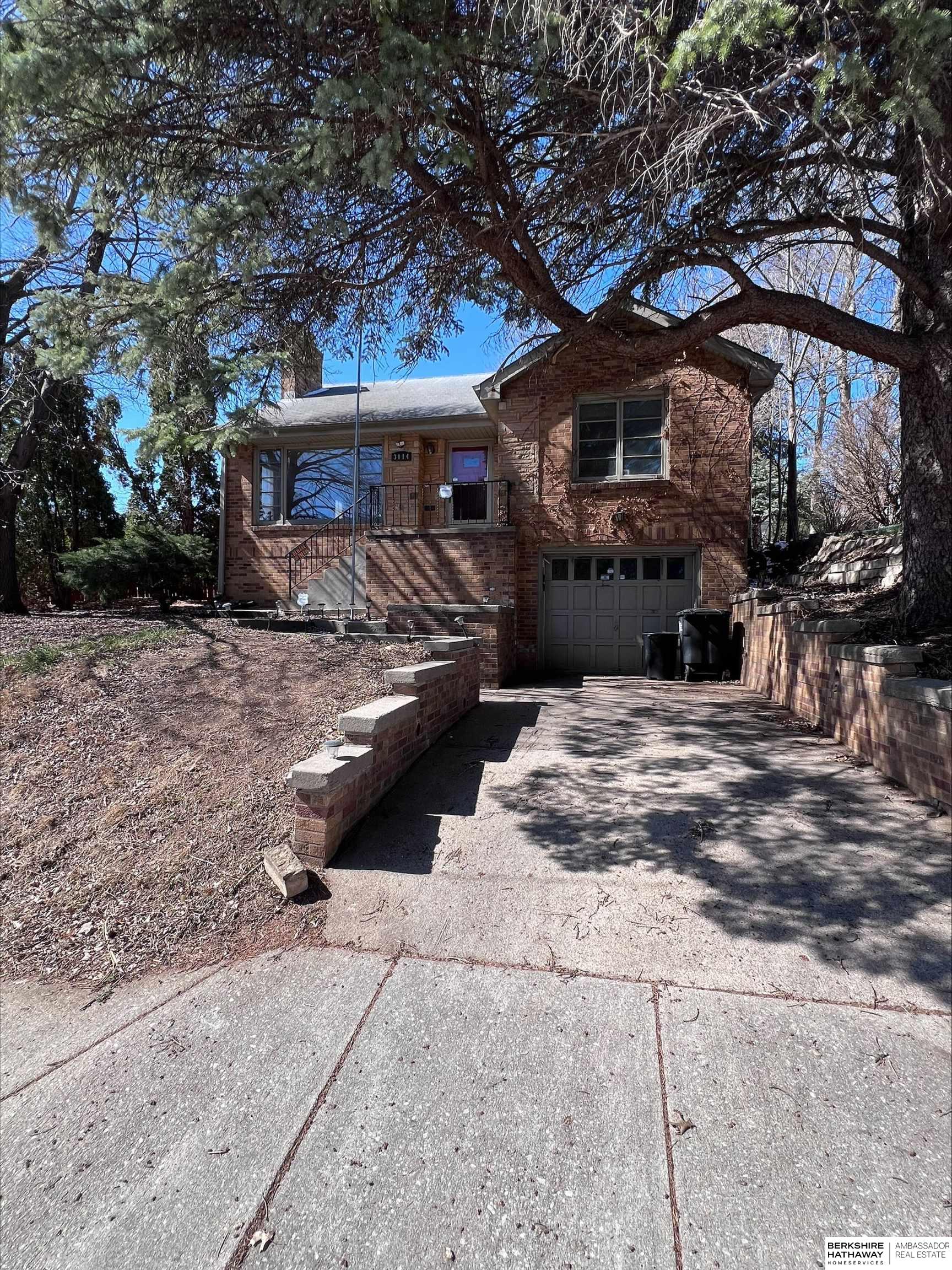 3114 N 49th Avenue