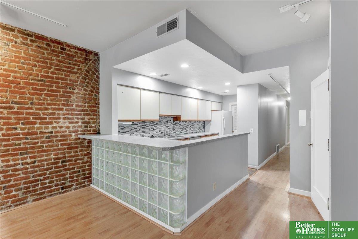 1208 Howard Street # 4