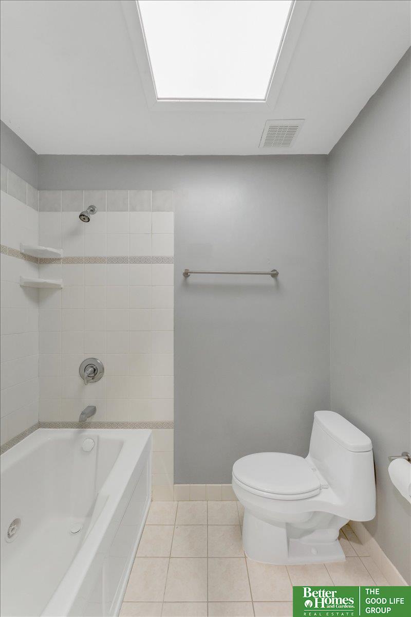 1208 Howard Street # 4