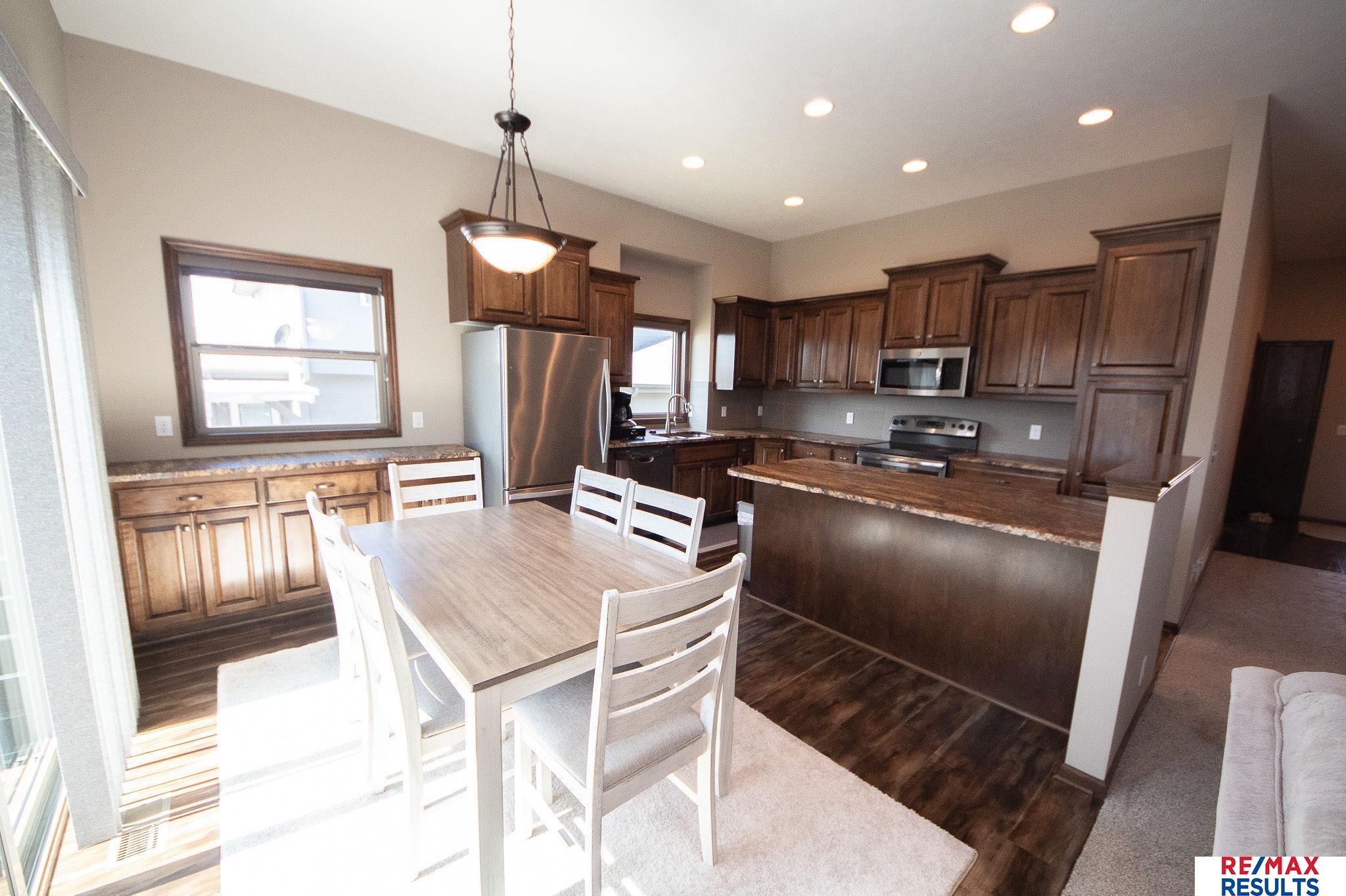 121 Broken Arrow Circle