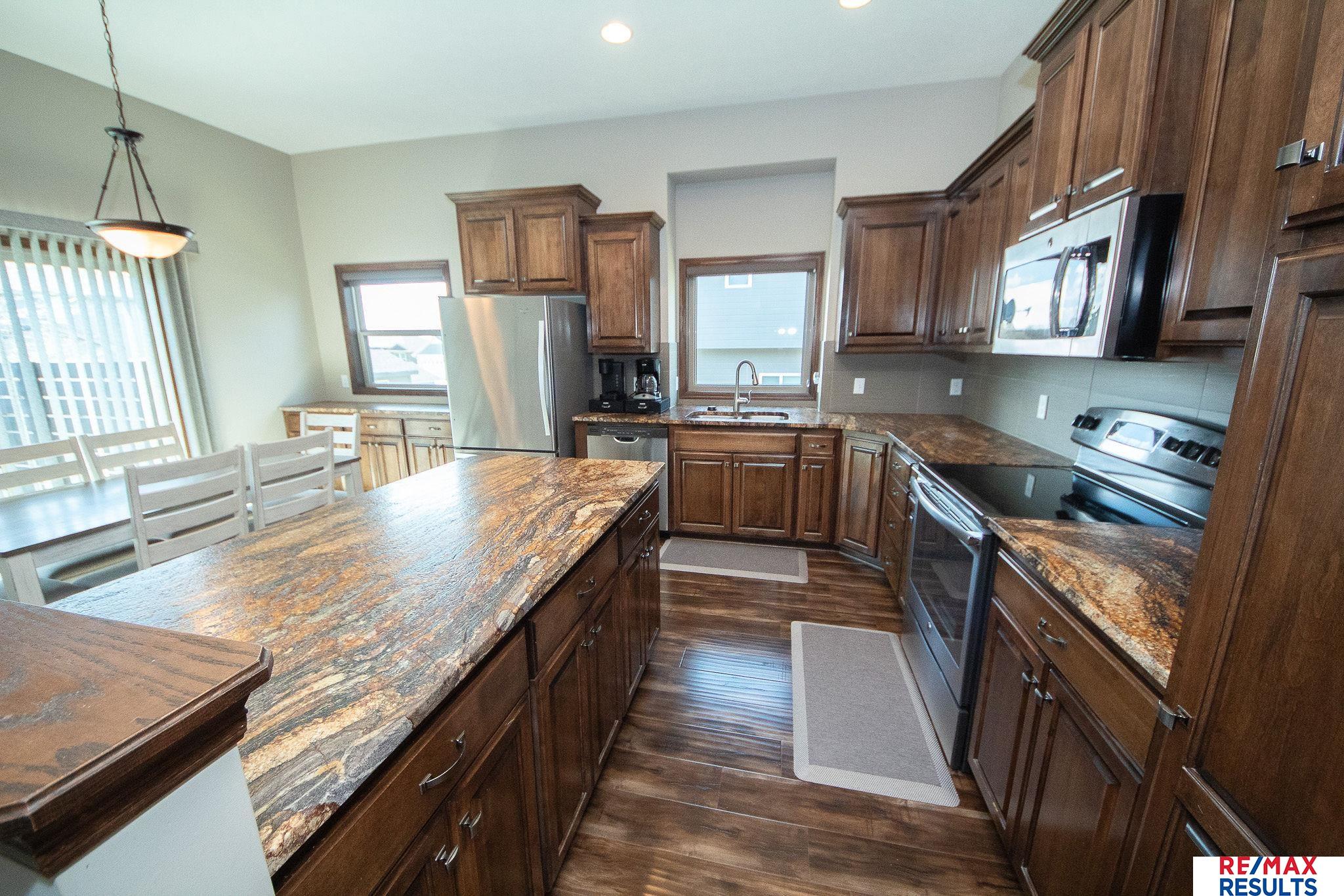 121 Broken Arrow Circle