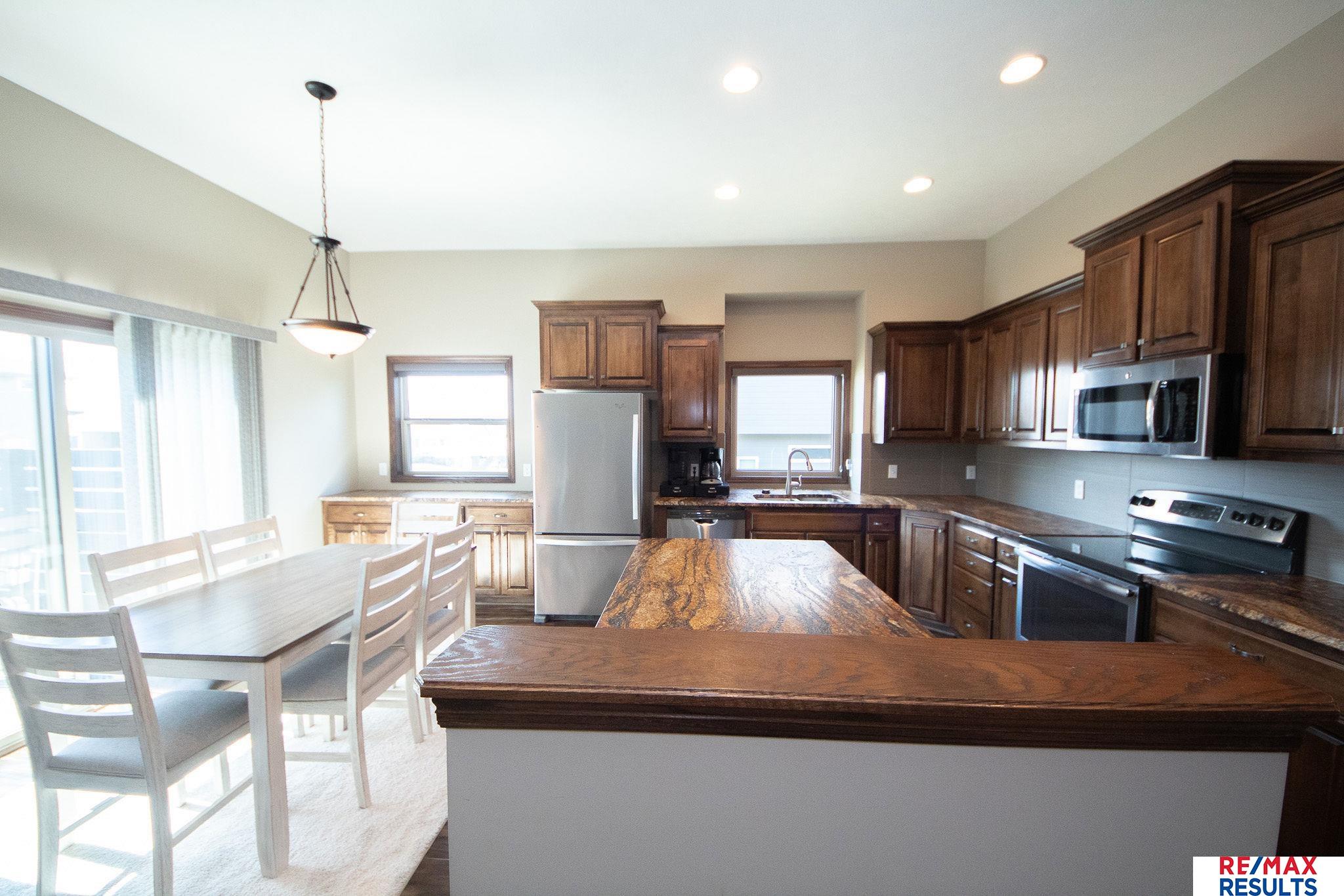 121 Broken Arrow Circle