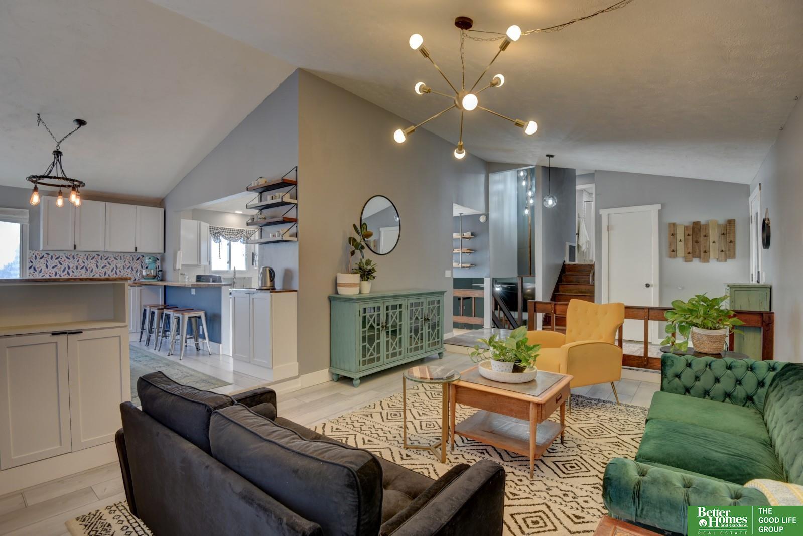1205 N 145 Plaza