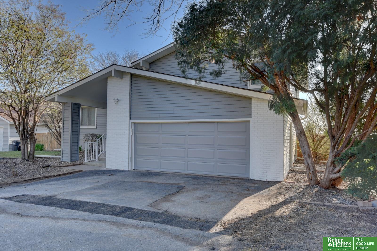 1205 N 145 Plaza