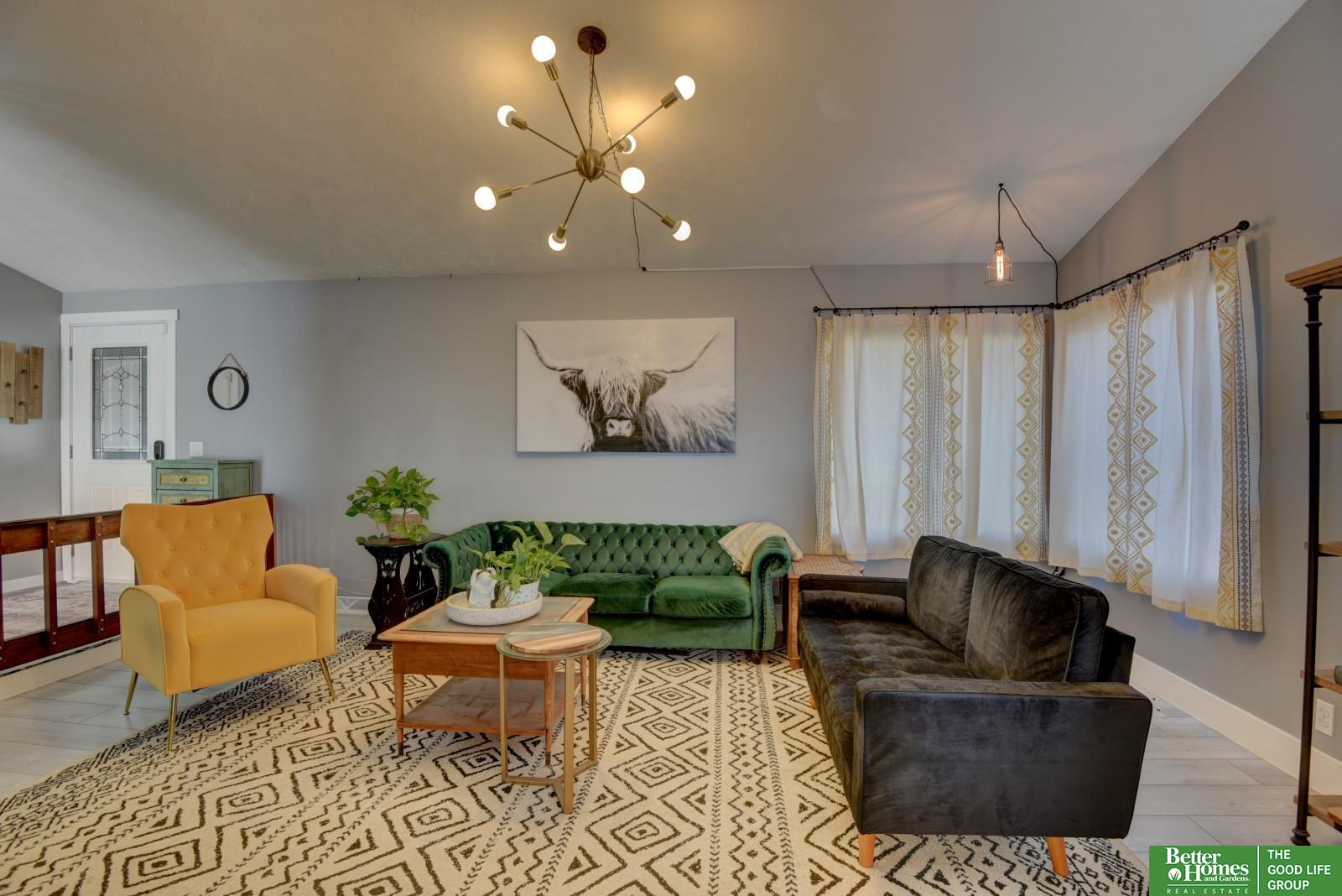 1205 N 145 Plaza