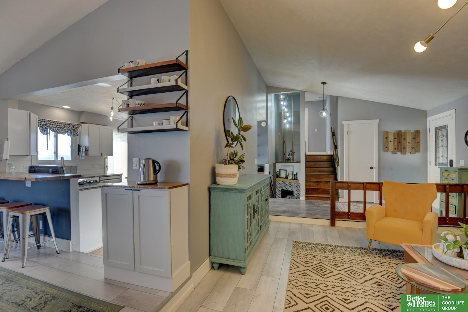 1205 N 145 Plaza