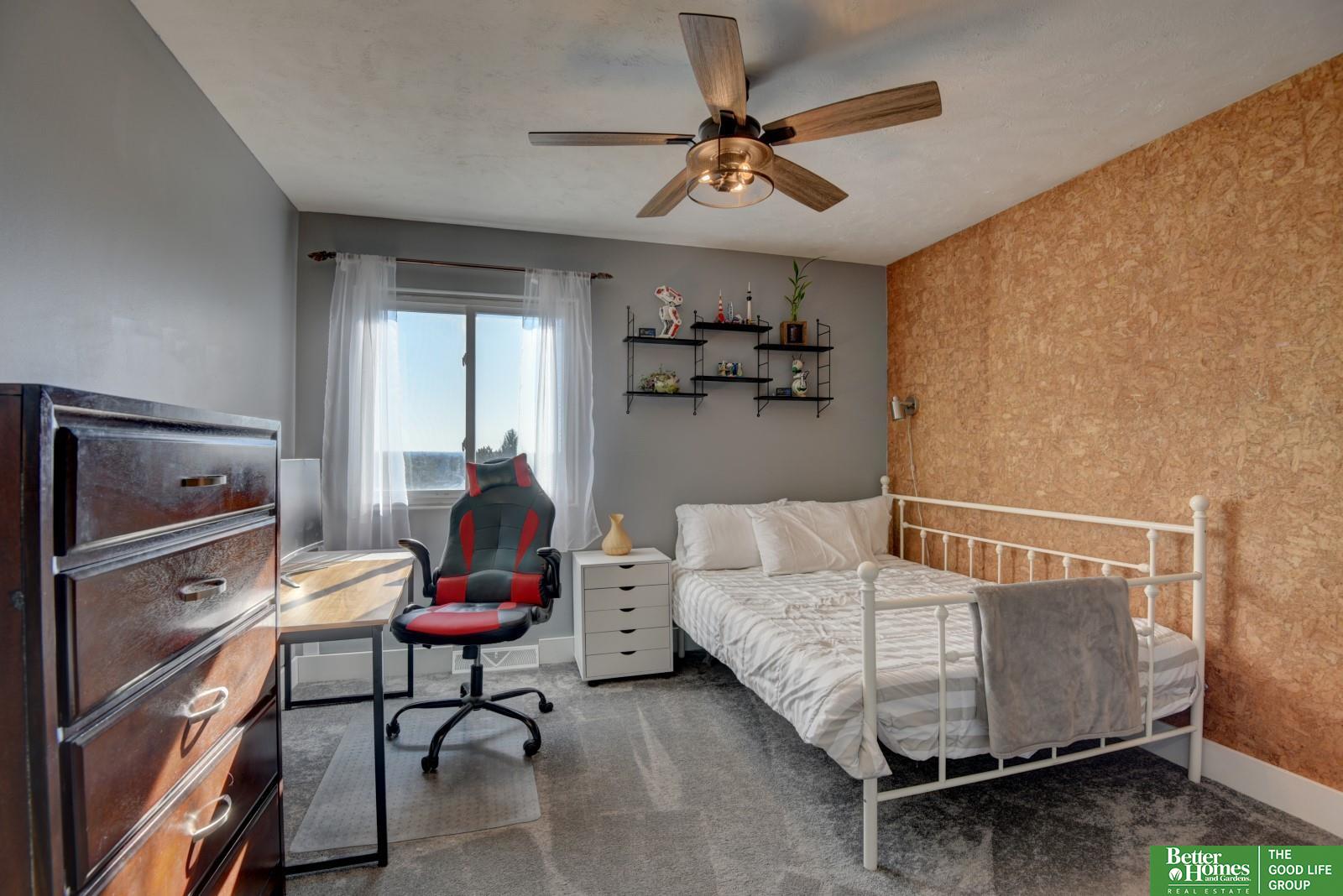 1205 N 145 Plaza