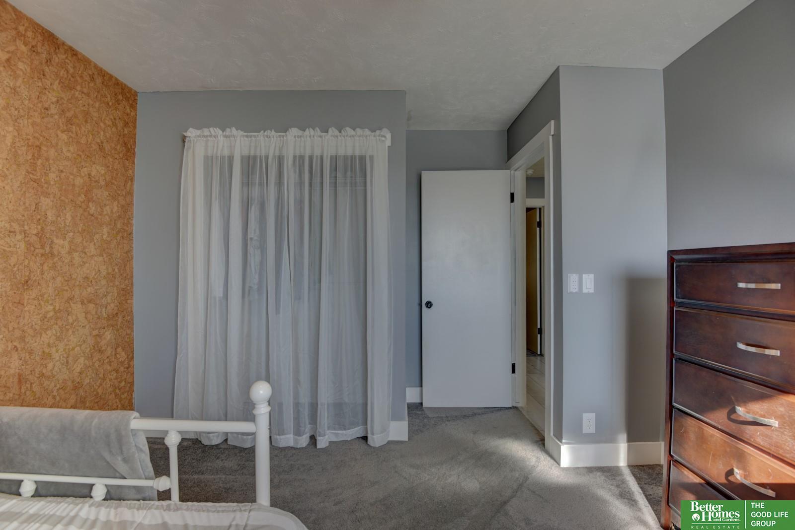 1205 N 145 Plaza