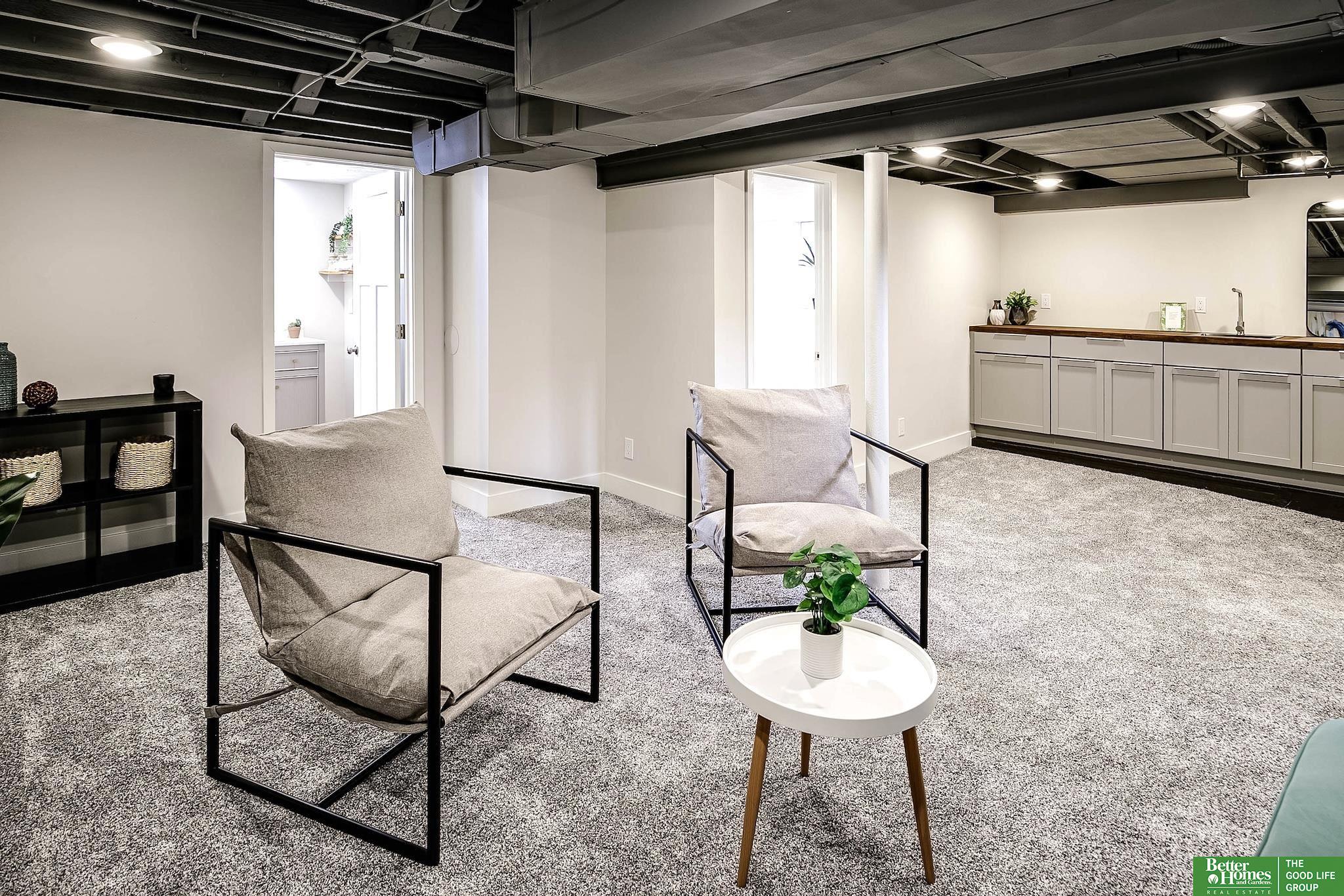 2016 N 50th Avenue