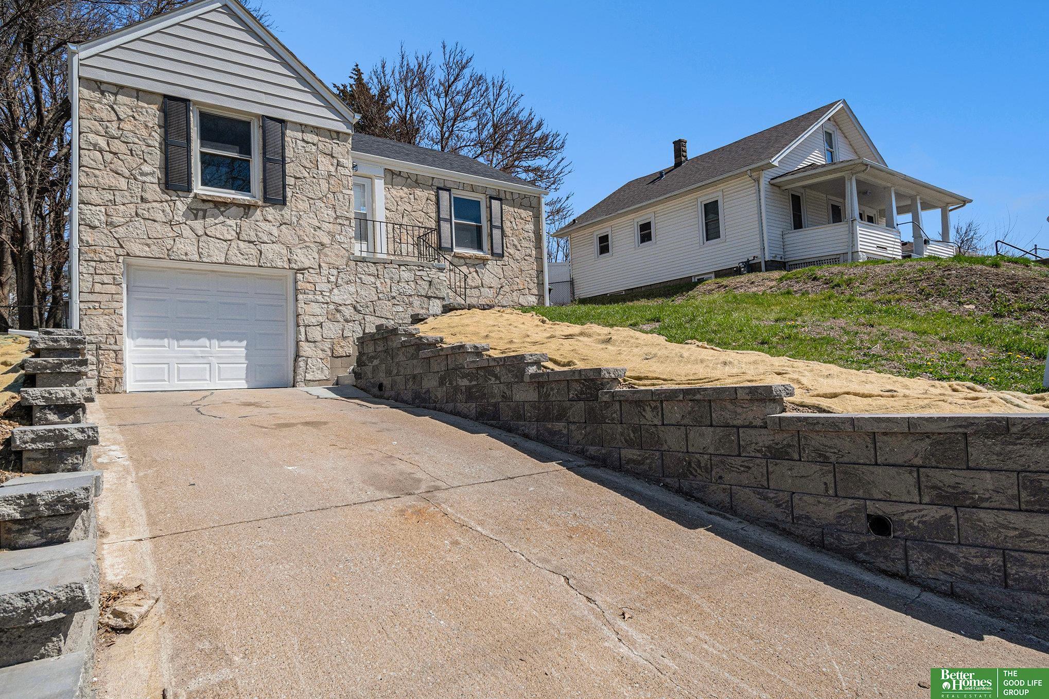 2215 S 42nd Street