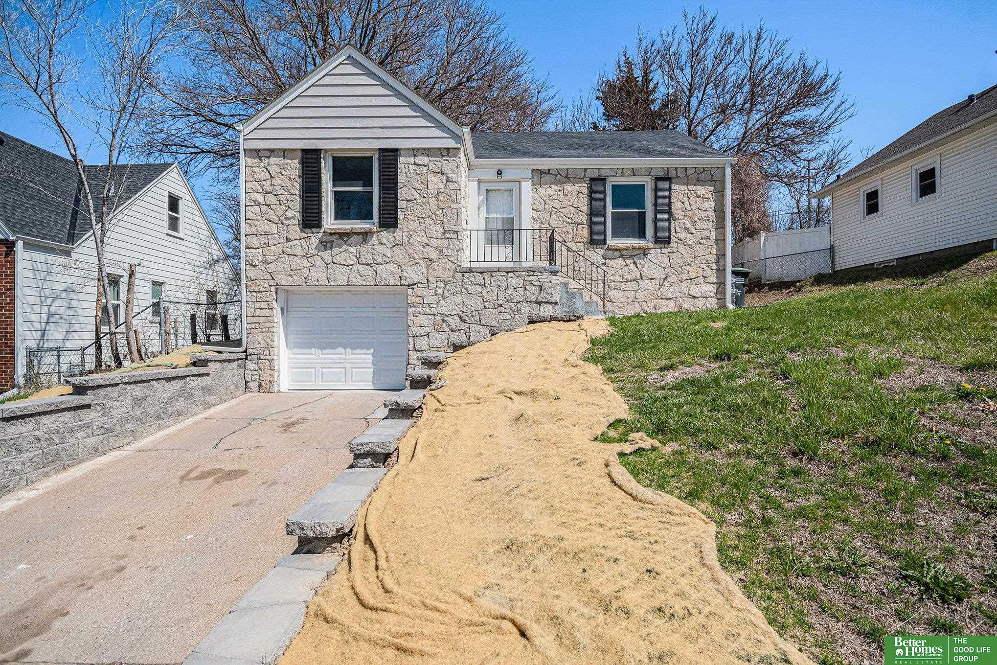 2215 S 42nd Street