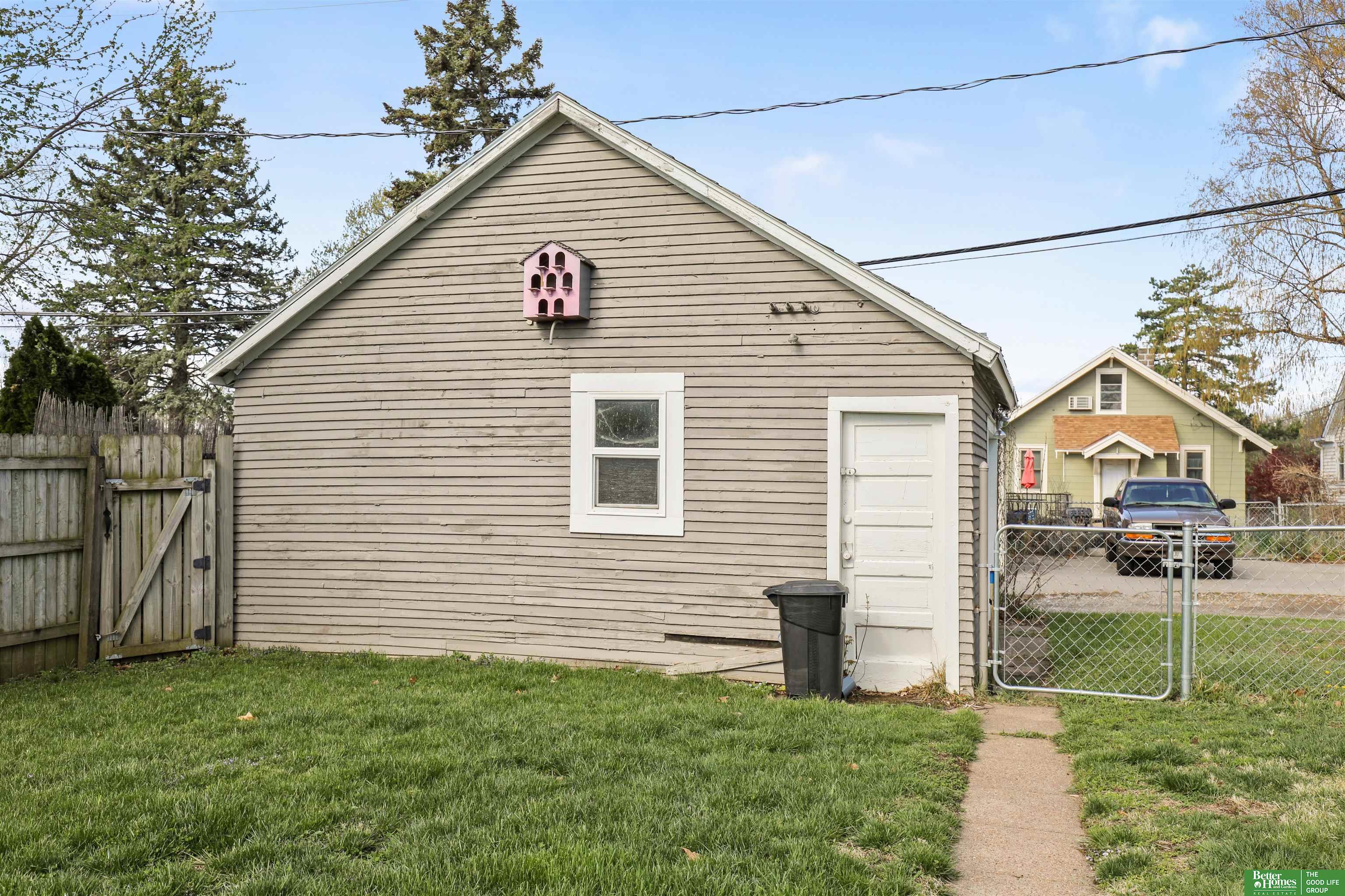 2032 N 49th Street