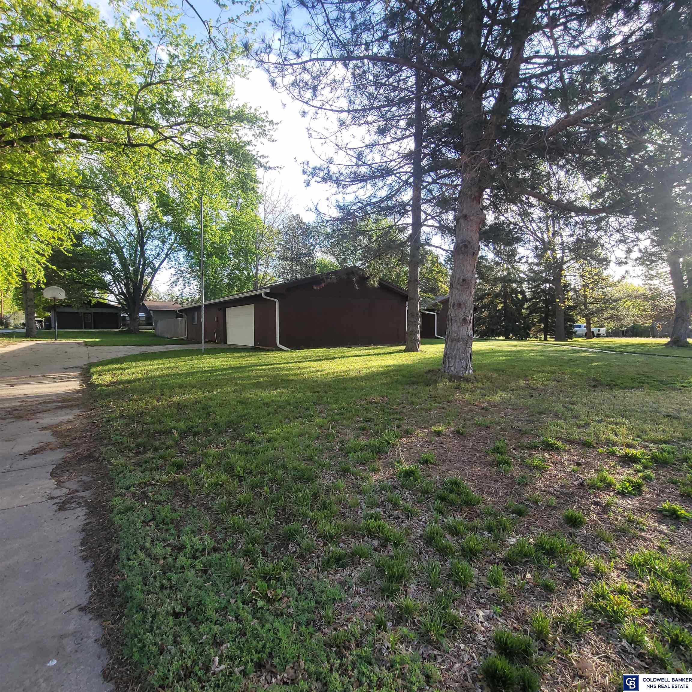 919 E 2nd Street