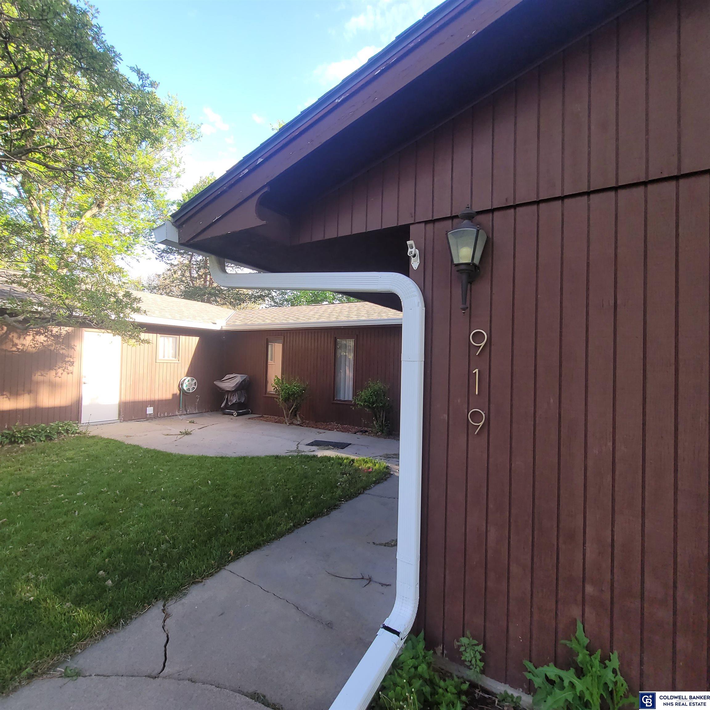 919 E 2nd Street