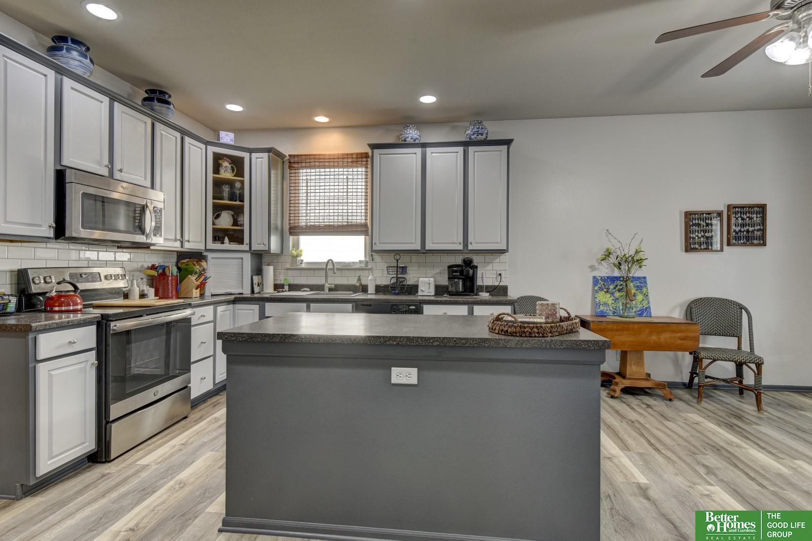 2907 N 168th Avenue