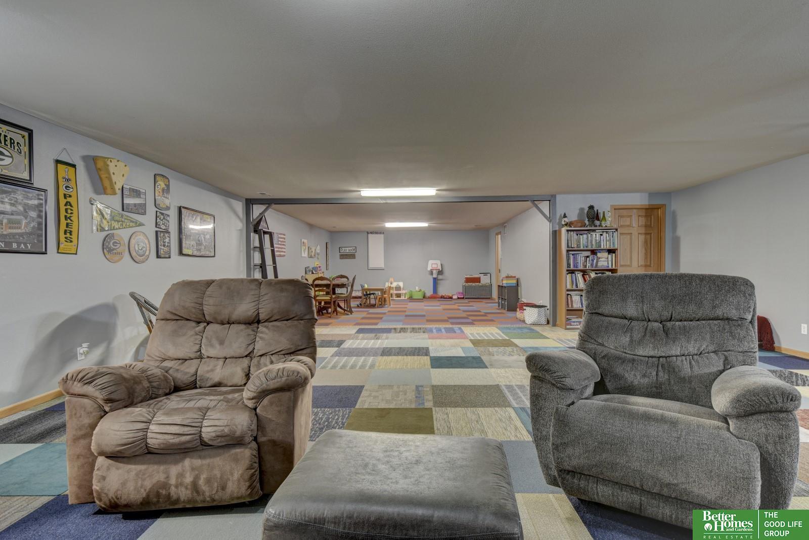 2907 N 168th Avenue