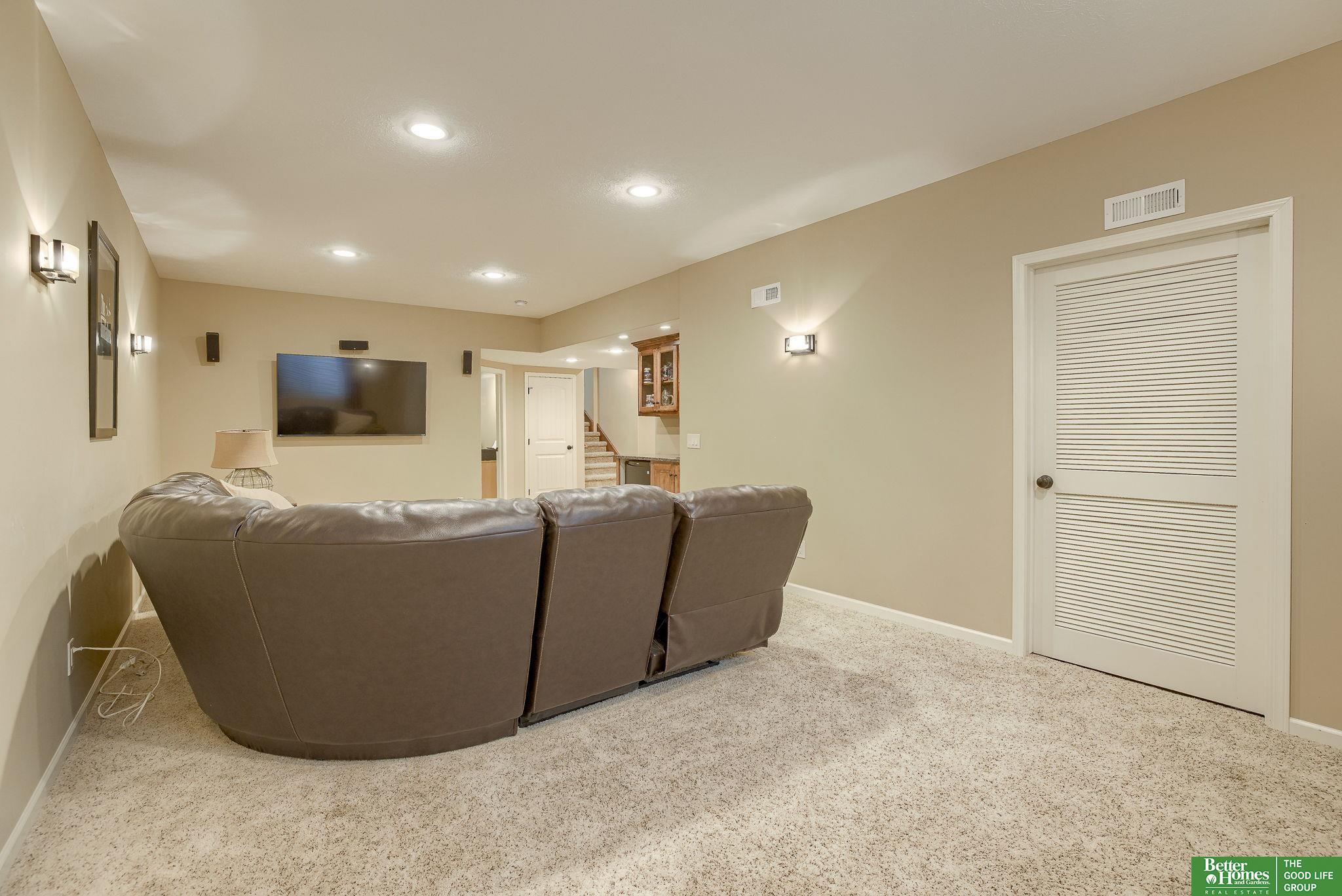 8010 Azule Circle