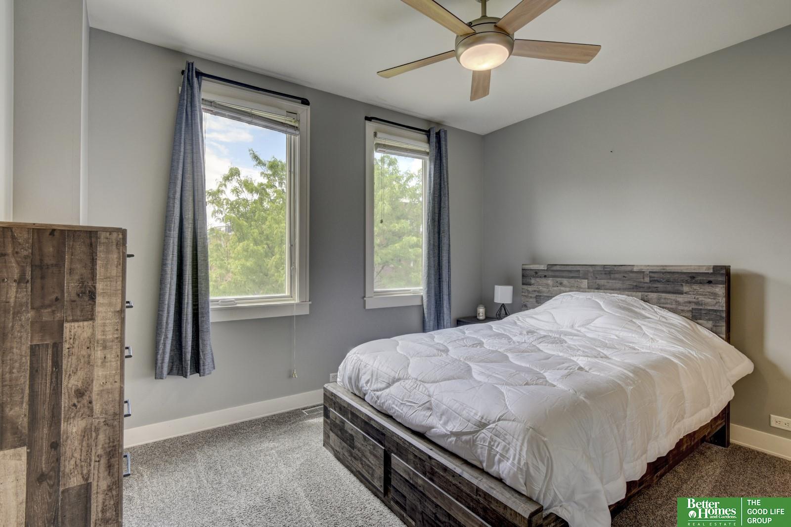 913 S 10 Court