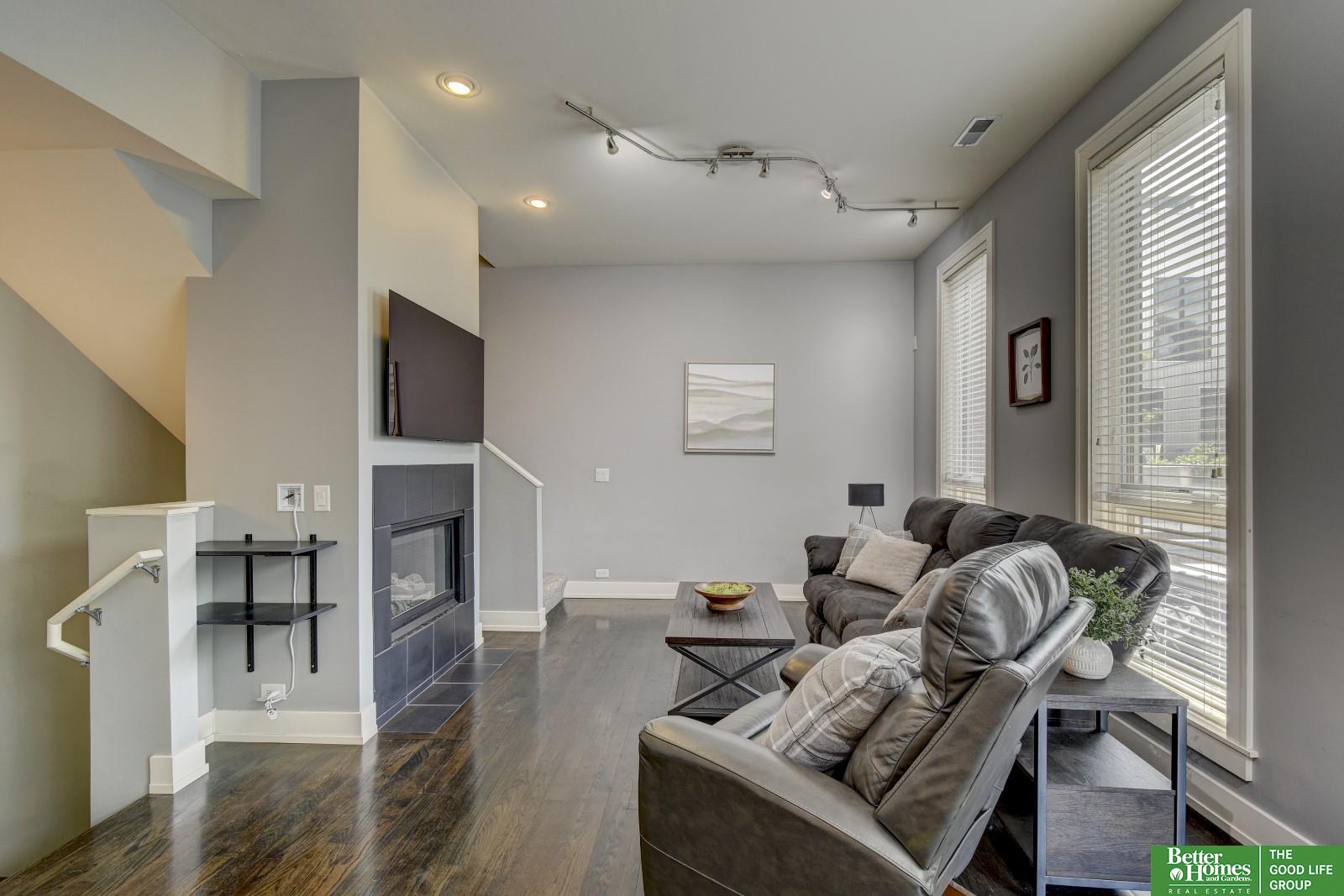 913 S 10 Court