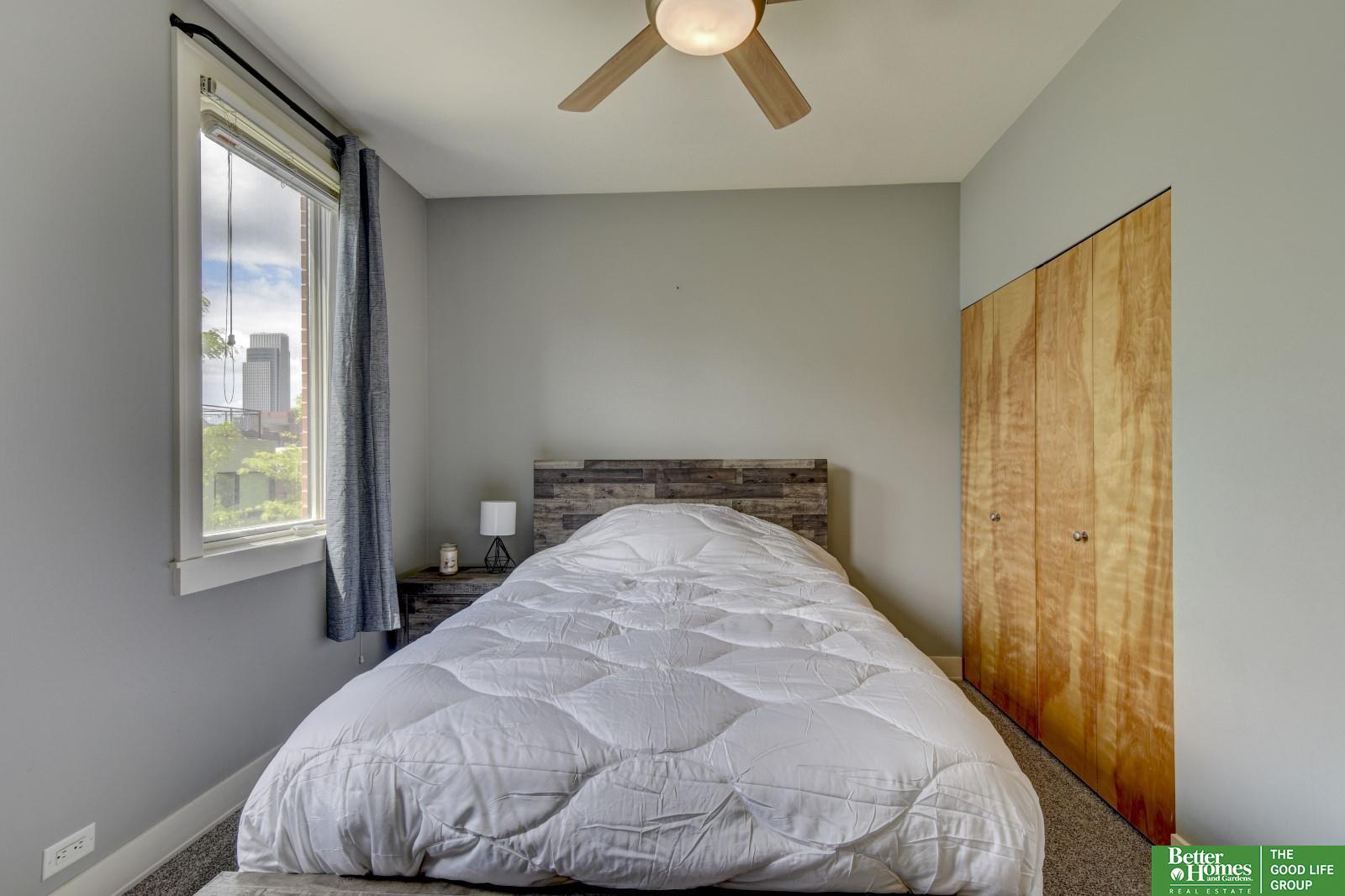 913 S 10 Court
