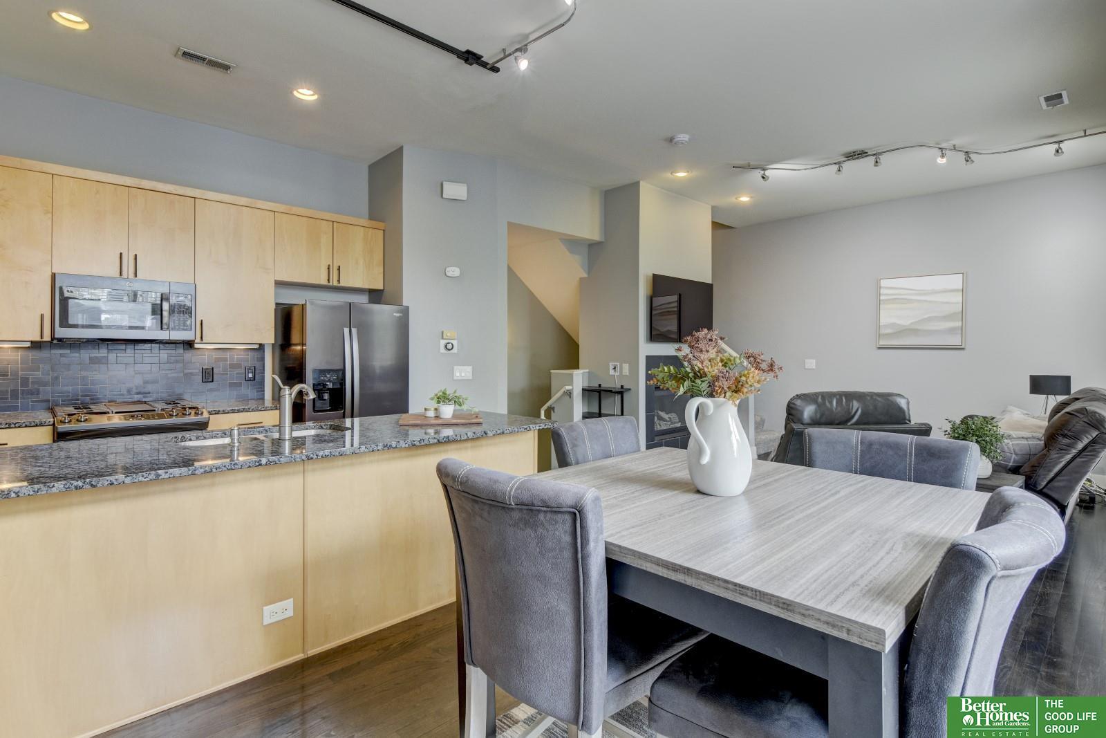 913 S 10 Court