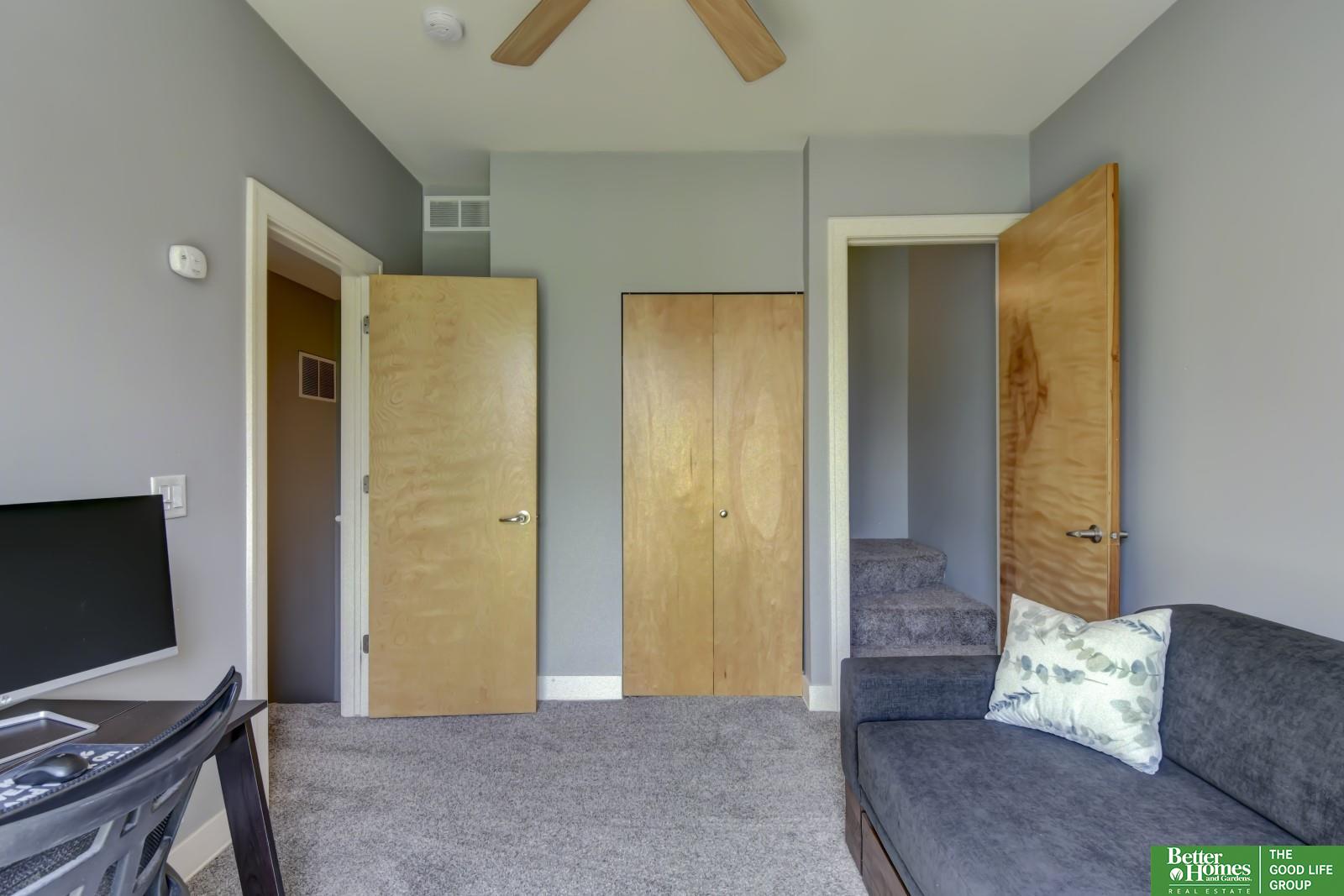 913 S 10 Court