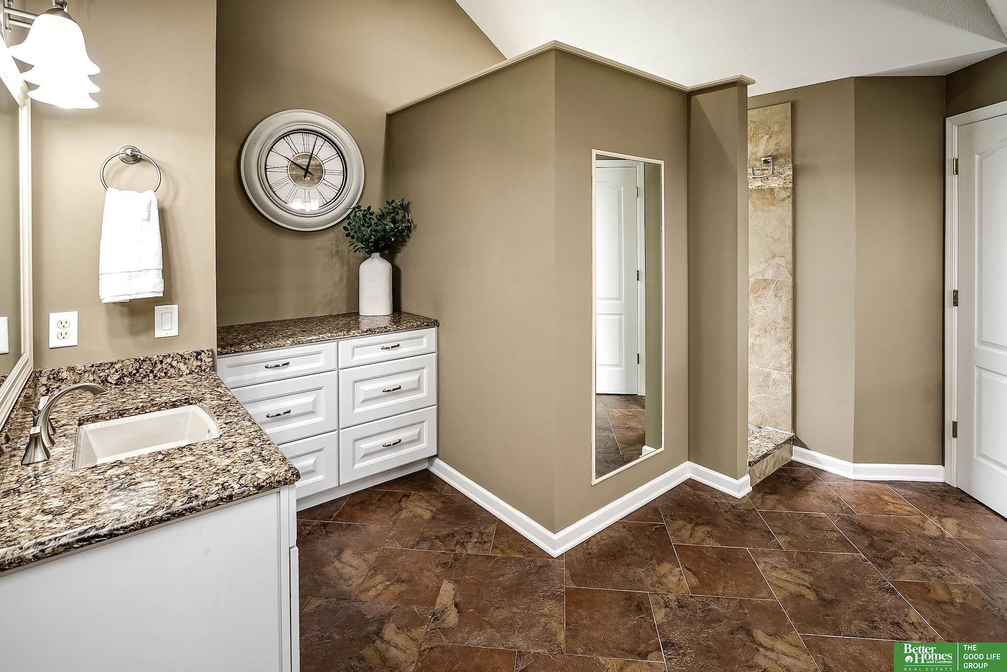 3905 Birchwood Drive
